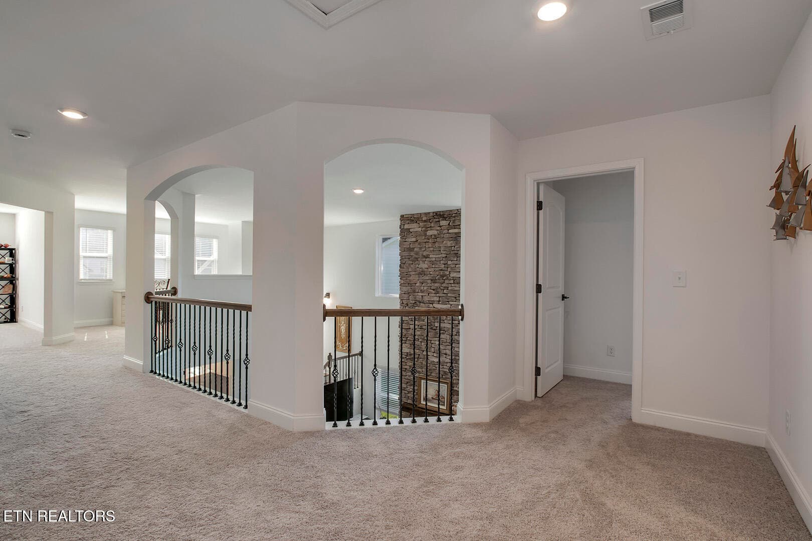 36_CloudberryLane_2705_UpperHall02 - 2705 Cloudberry Lane, Knoxville, TN 37932, Knoxville