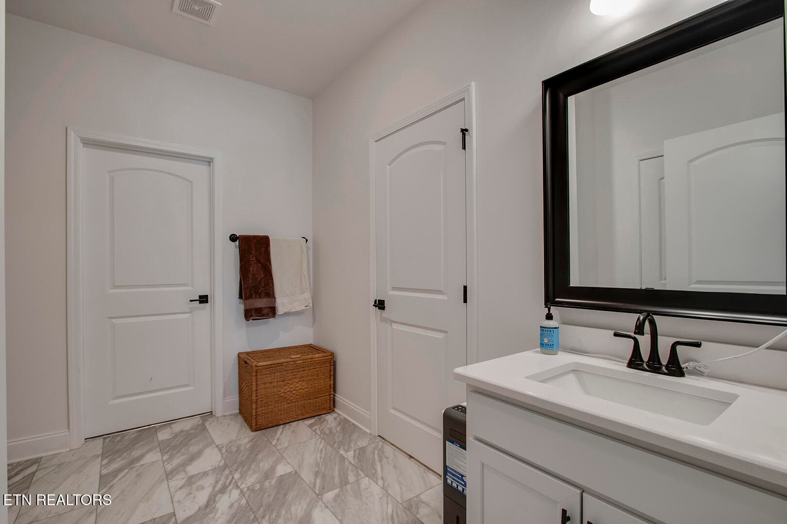 46_CloudberryLane_2705_GuestBath3 - 2705 Cloudberry Lane, Knoxville, TN 37932, Knoxville