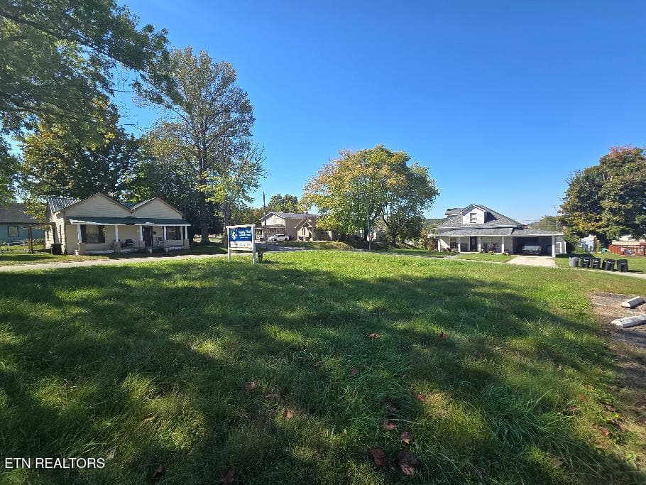 thumbnail (9) - 125 S Cross St, Oneida, TN 37841