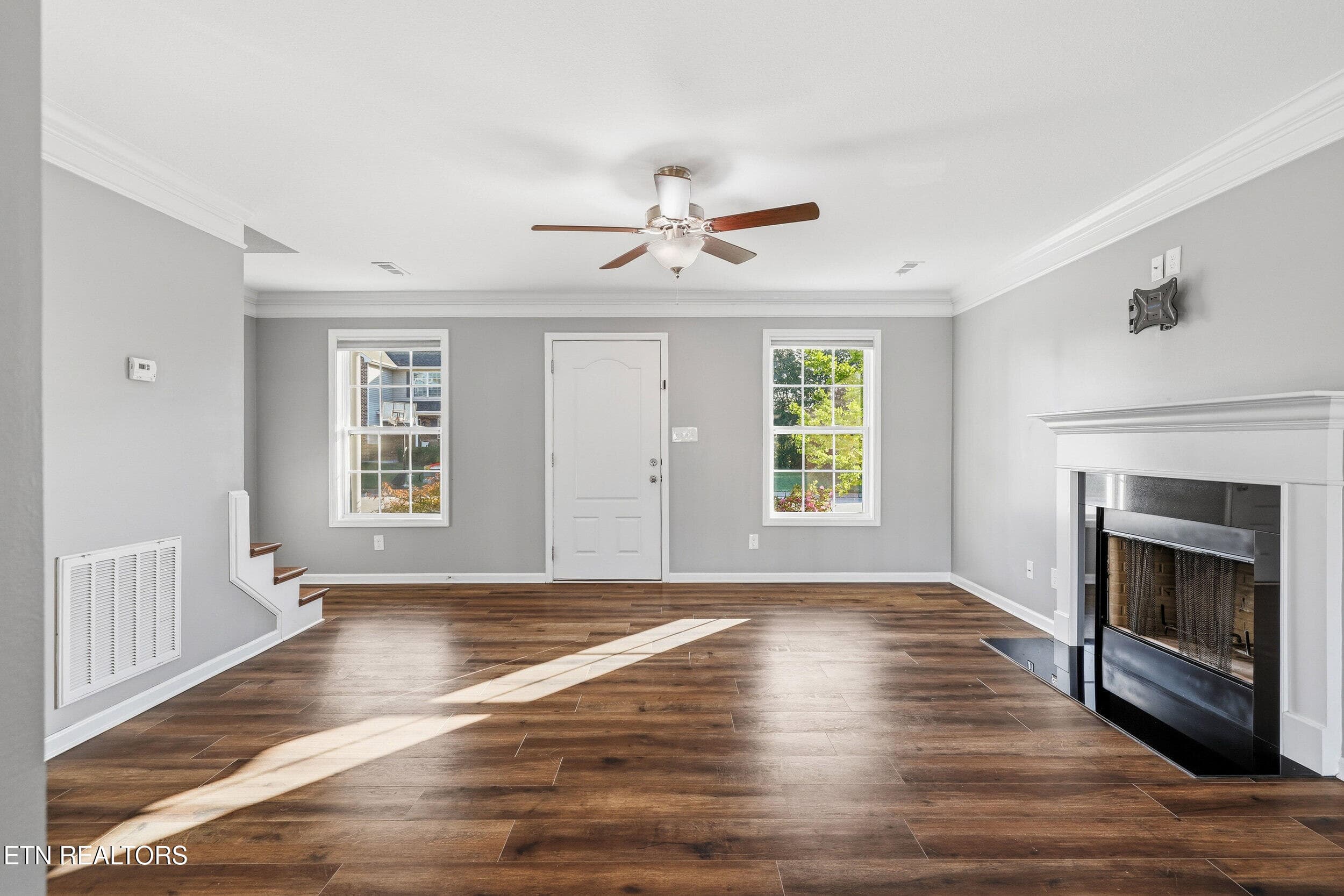 03 - Living Room - 7356 Ladd Rd, Powell, TN 37849, Powell