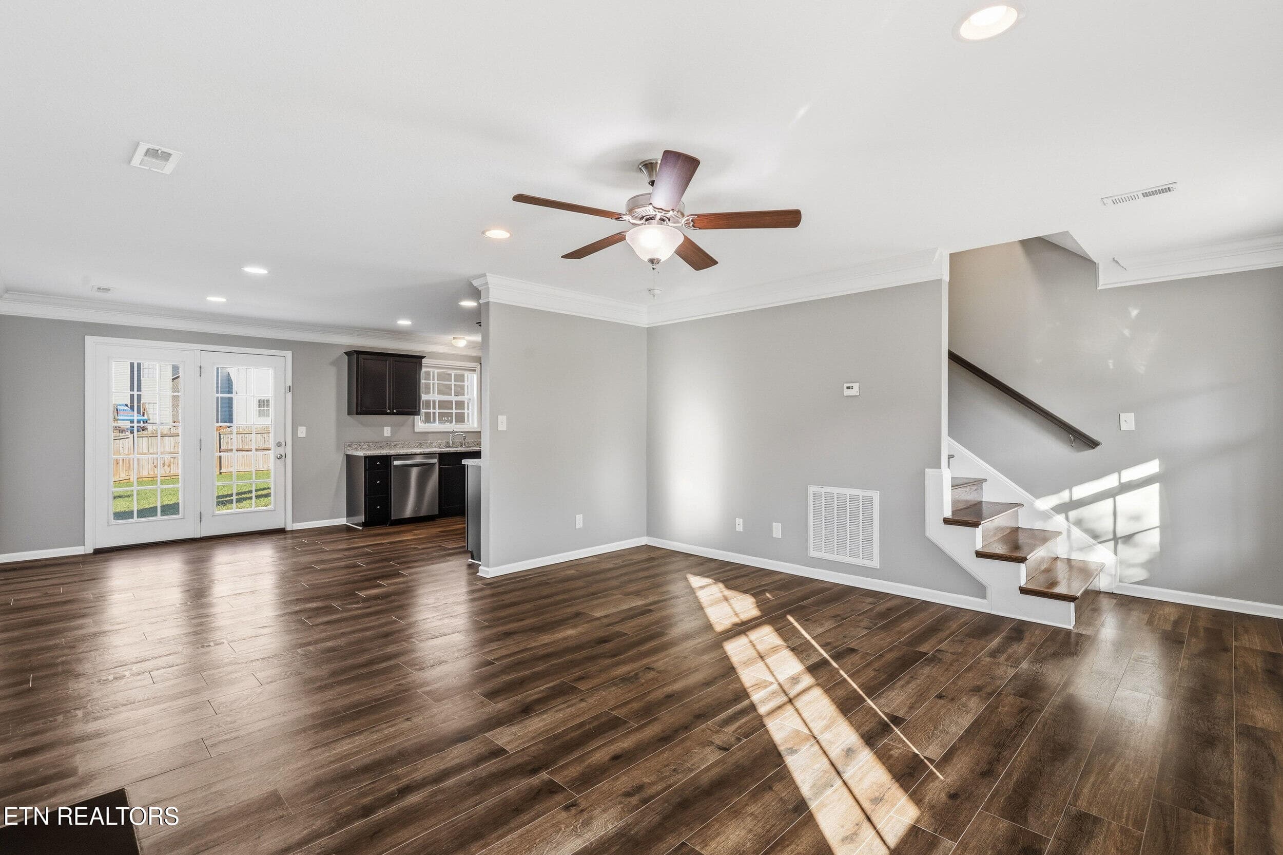 05 - Living Room - 7356 Ladd Rd, Powell, TN 37849, Powell