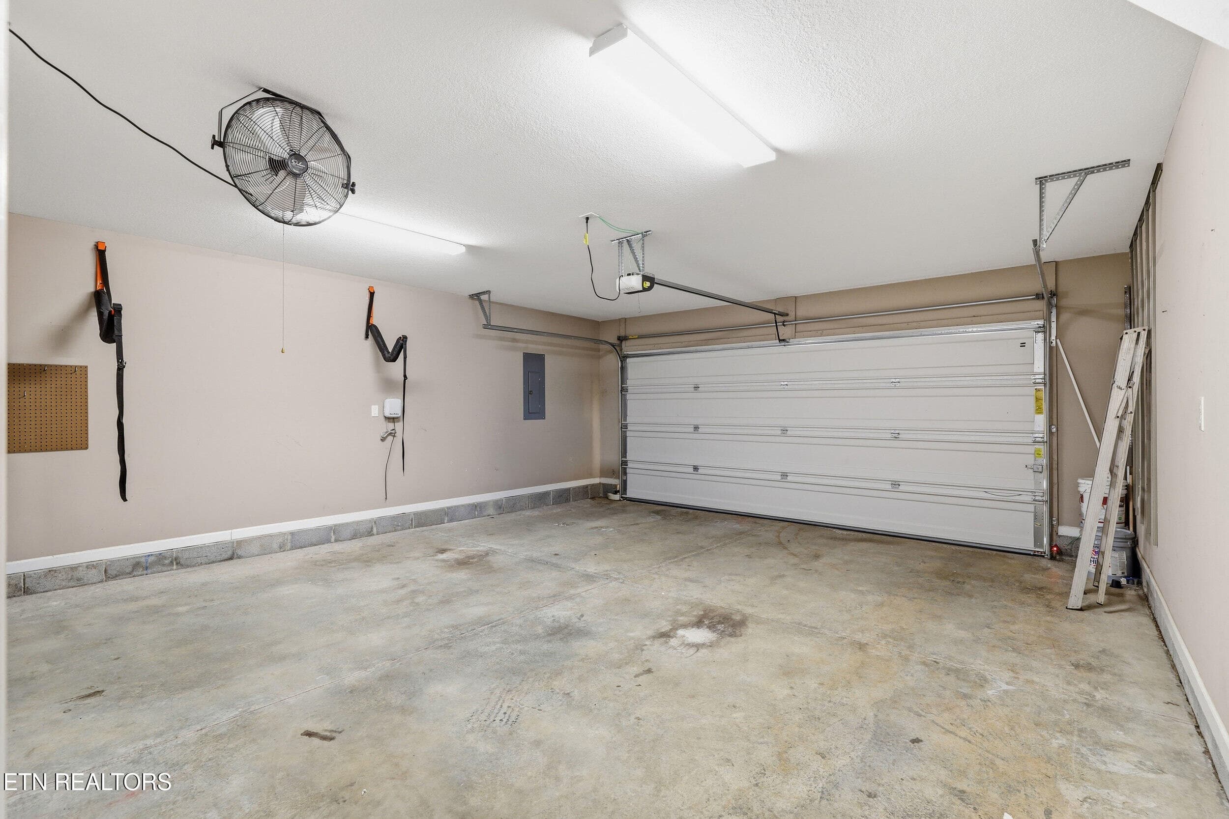 26 - 2 Car Garage - 7356 Ladd Rd, Powell, TN 37849, Powell