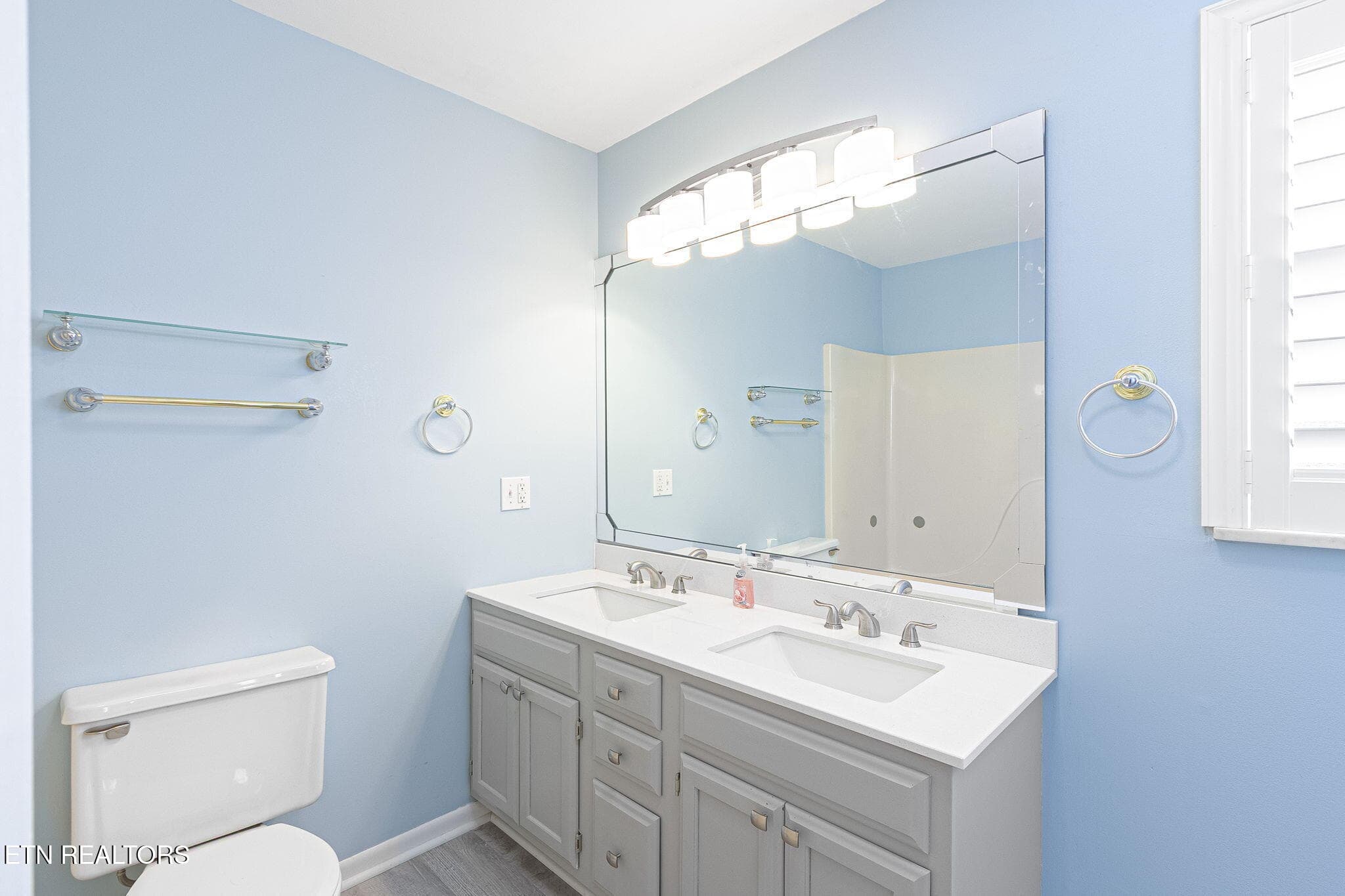 16-web-or-mls-016--FULL - 5620 Scenichills Rd, Knoxville, TN 37912, Knoxville