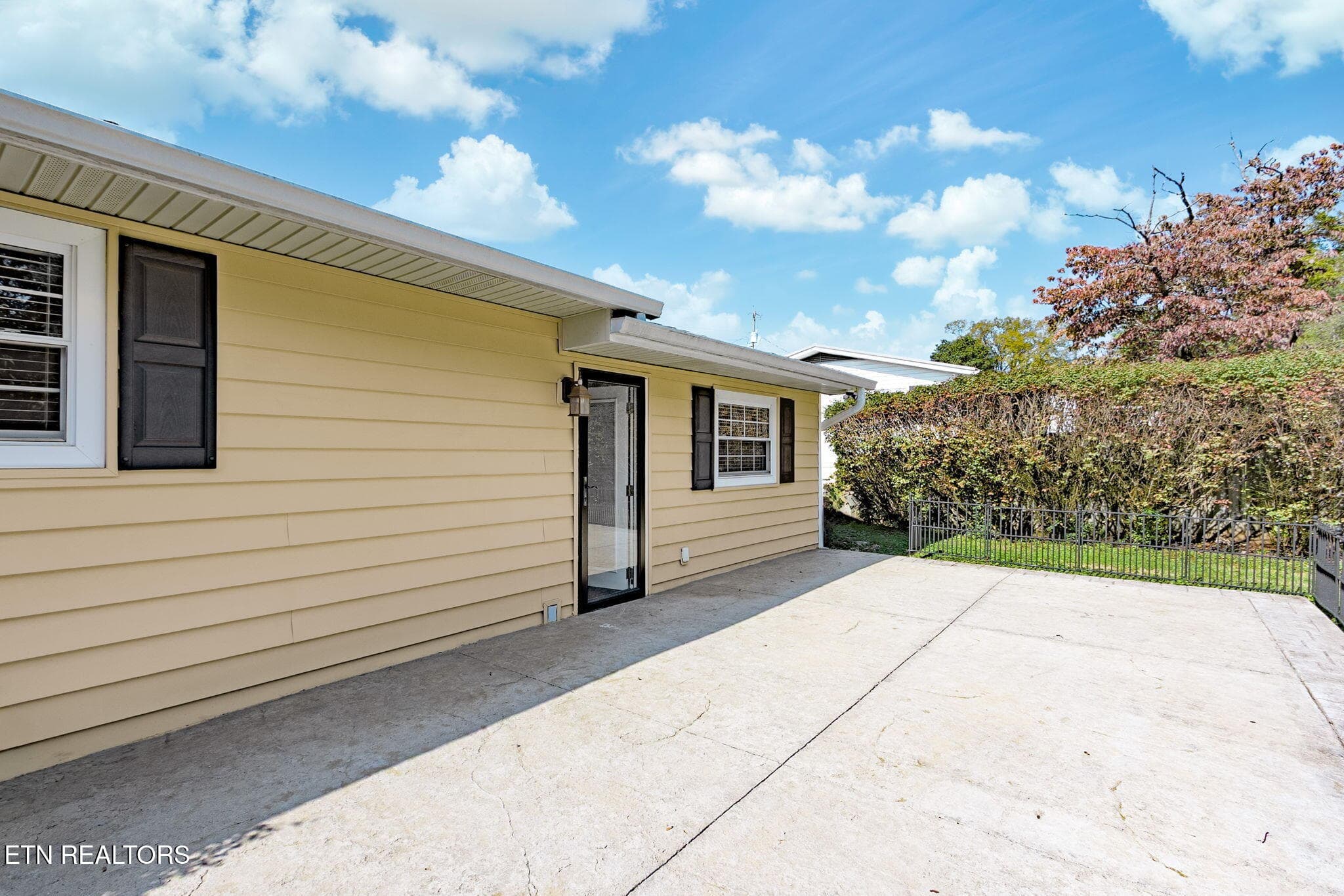 23-web-or-mls-023--FULL - 5620 Scenichills Rd, Knoxville, TN 37912, Knoxville