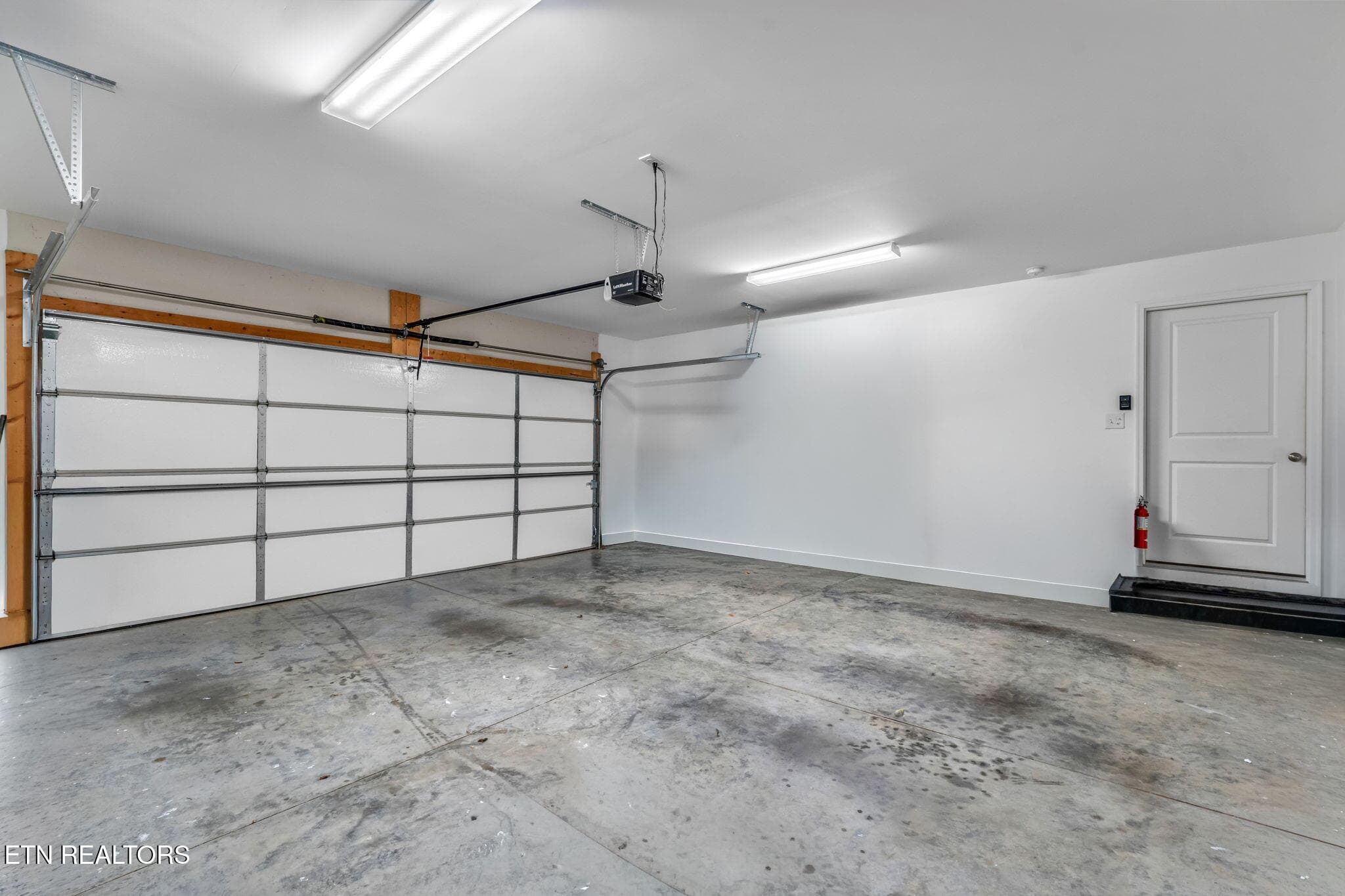 Garage - 7222 Settlers Path Lane, Knoxville, TN 37920