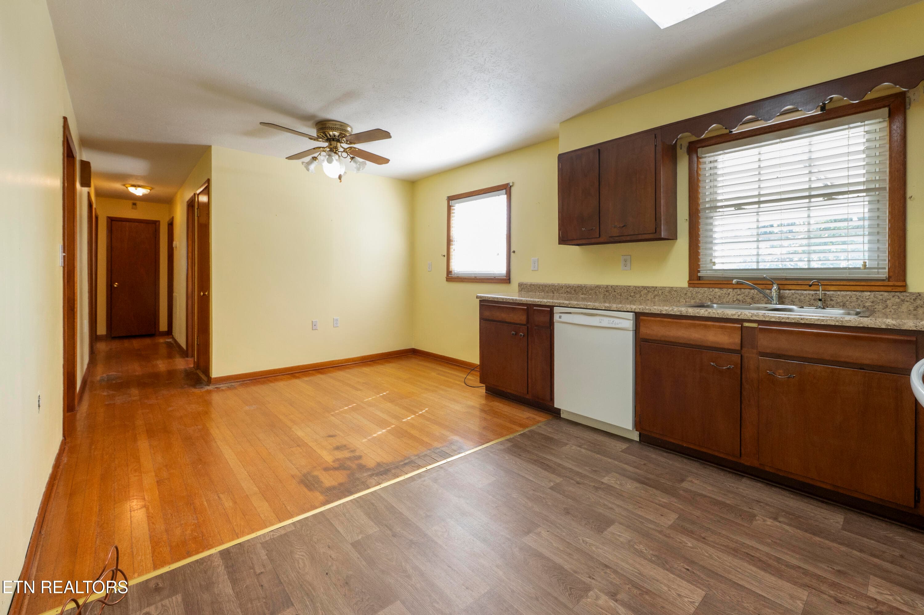 kitchen - 431 Black Oak Rd, Clinton, TN 37716, Clinton