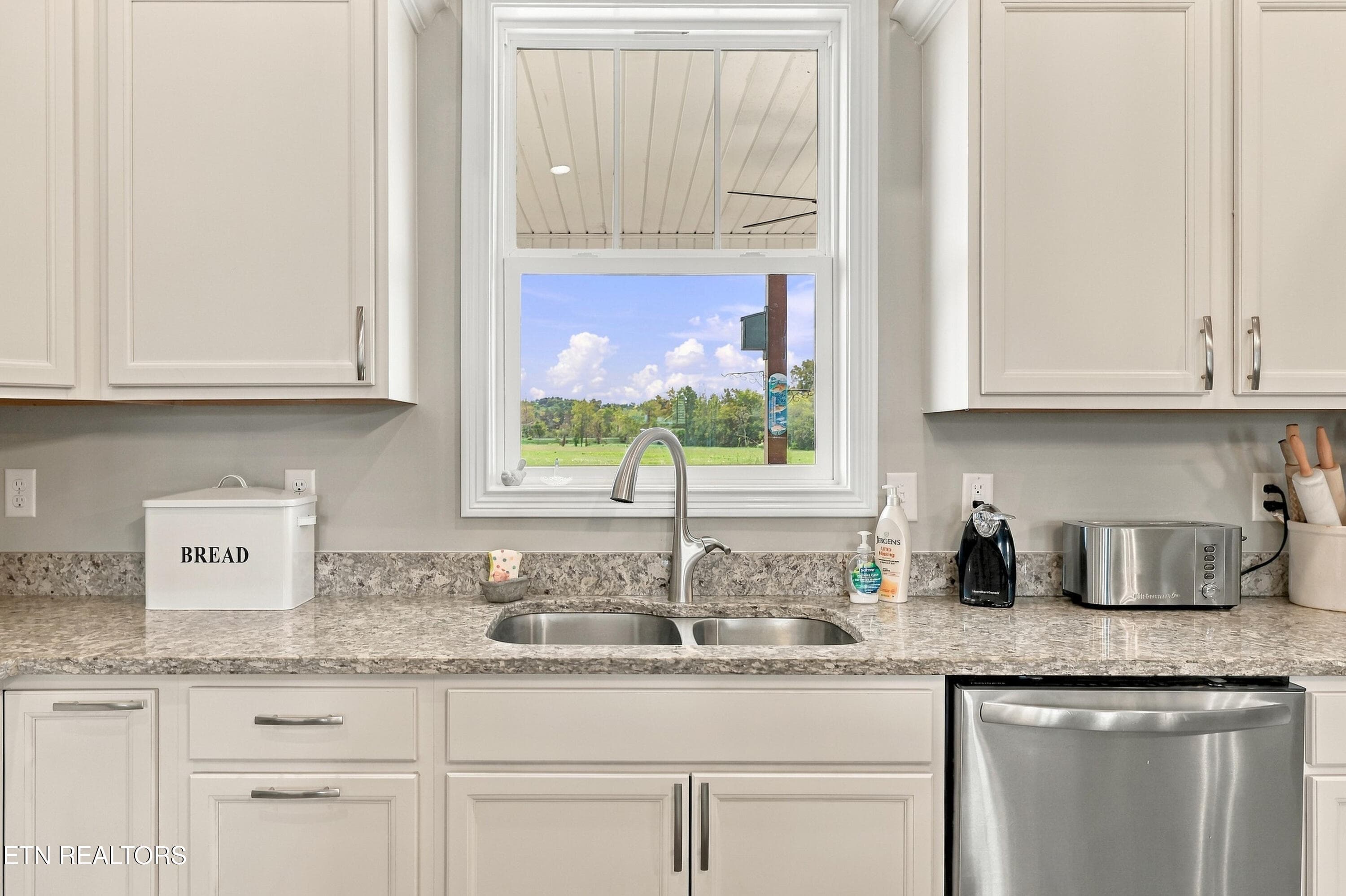 16-654 Running Brook Drive 16 - 654 Running Brook Drive, Strawberry Plains, TN 37871, Strawberry Plains
