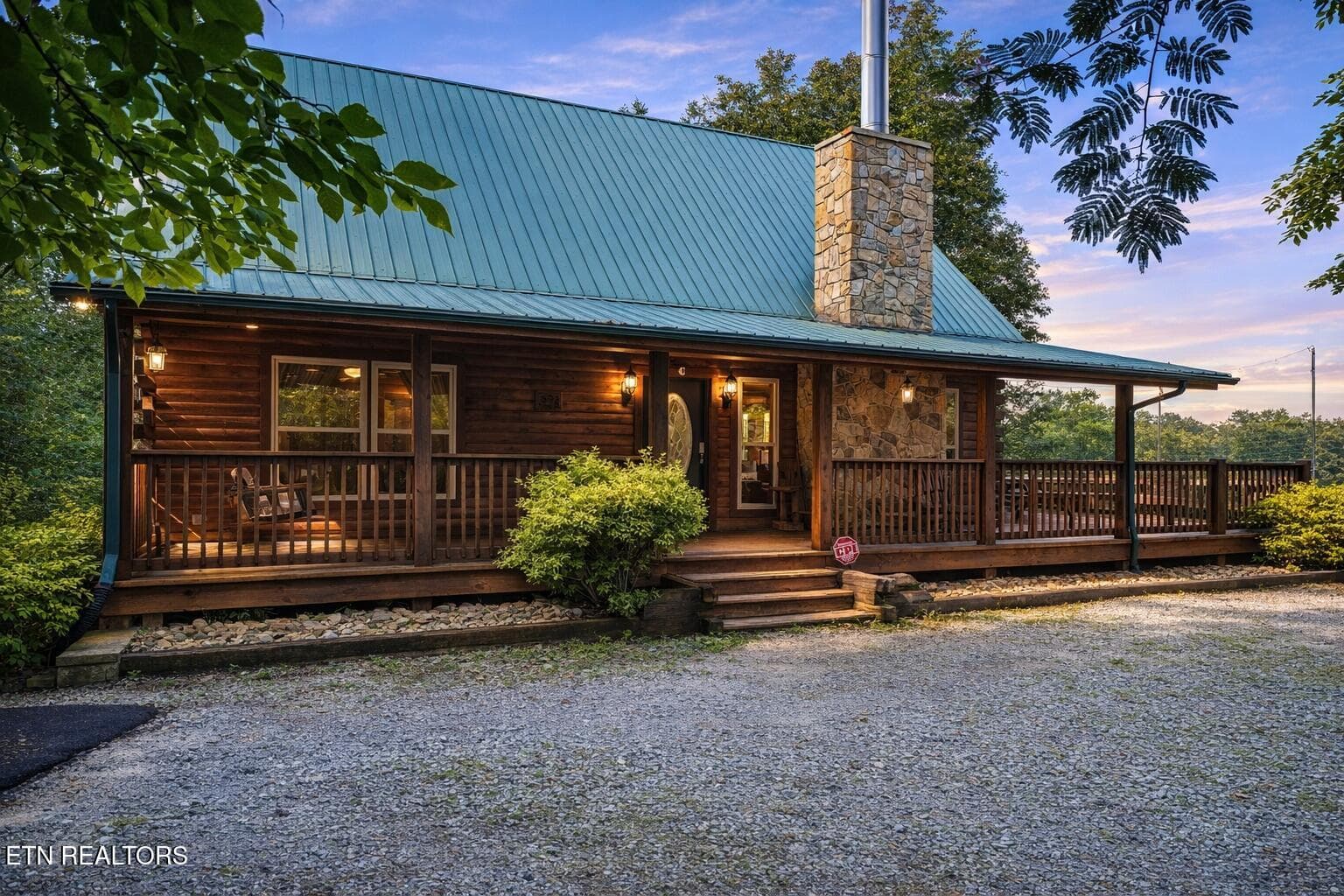 531 gatlin Dr Exterior- 5 bedroomcabin - 531 Gatlin Drive, Gatlinburg, TN 37738, Gatlinburg