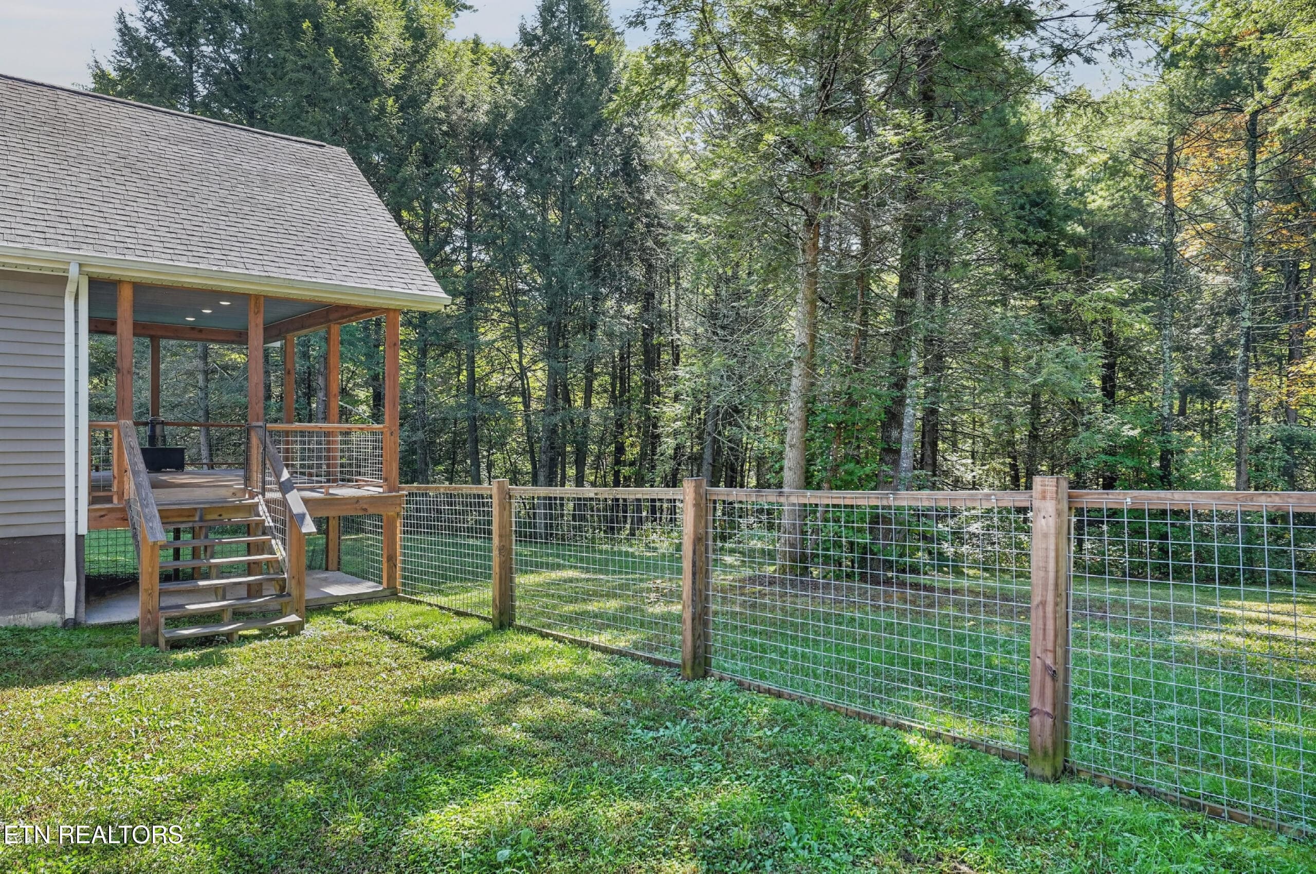 FENCED AREA FOR PETS - 4282 Standing Rock Rd, Jamestown, TN 38556, Jamestown