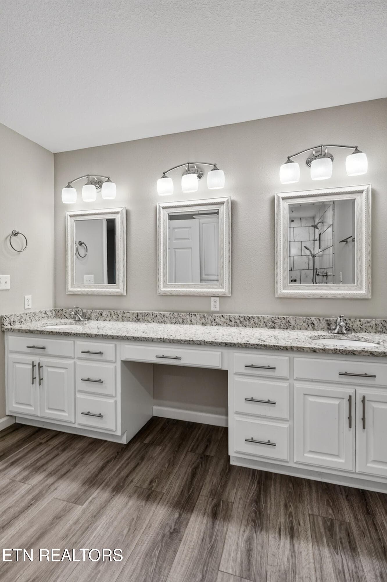 DUAL SINKS - 4282 Standing Rock Rd, Jamestown, TN 38556, Jamestown
