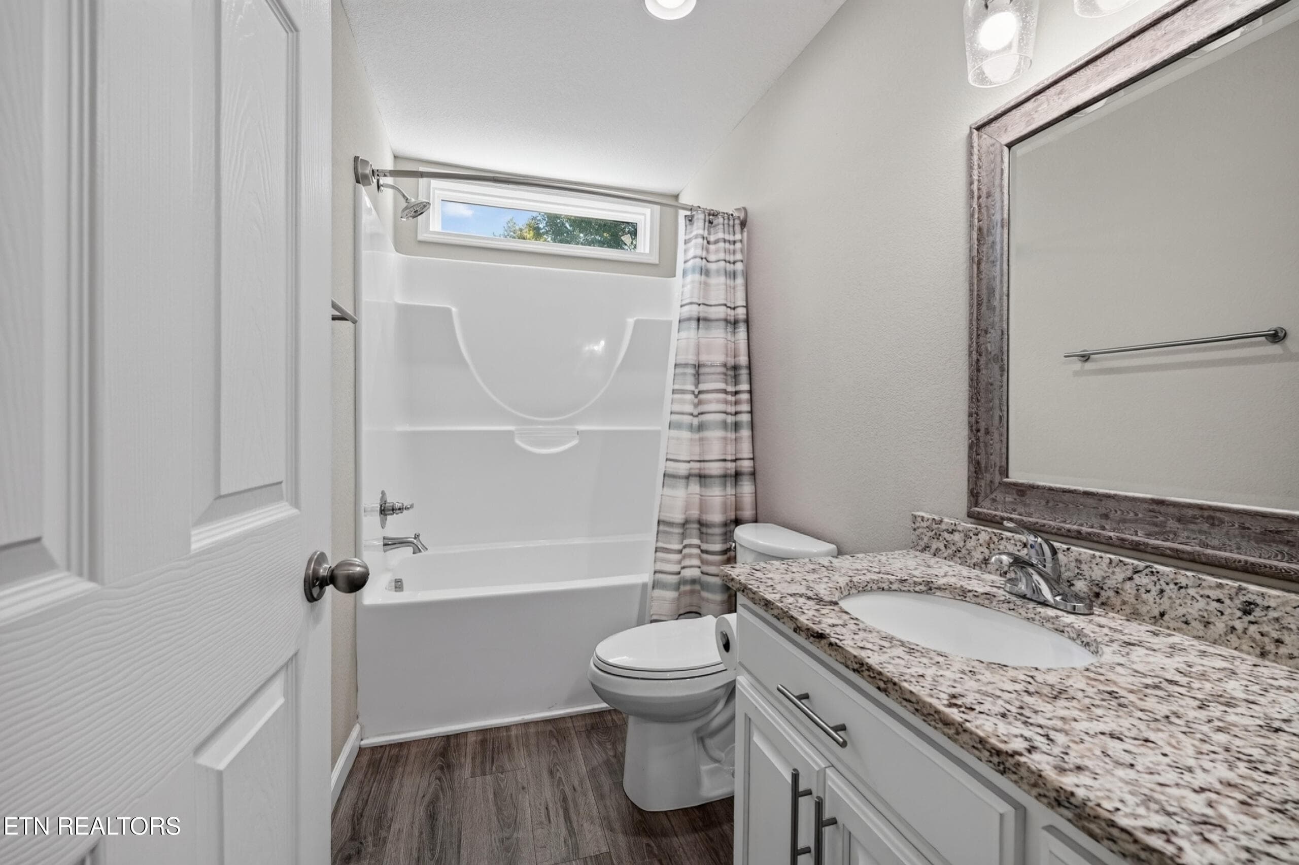 GUEST BATH - 4282 Standing Rock Rd, Jamestown, TN 38556, Jamestown