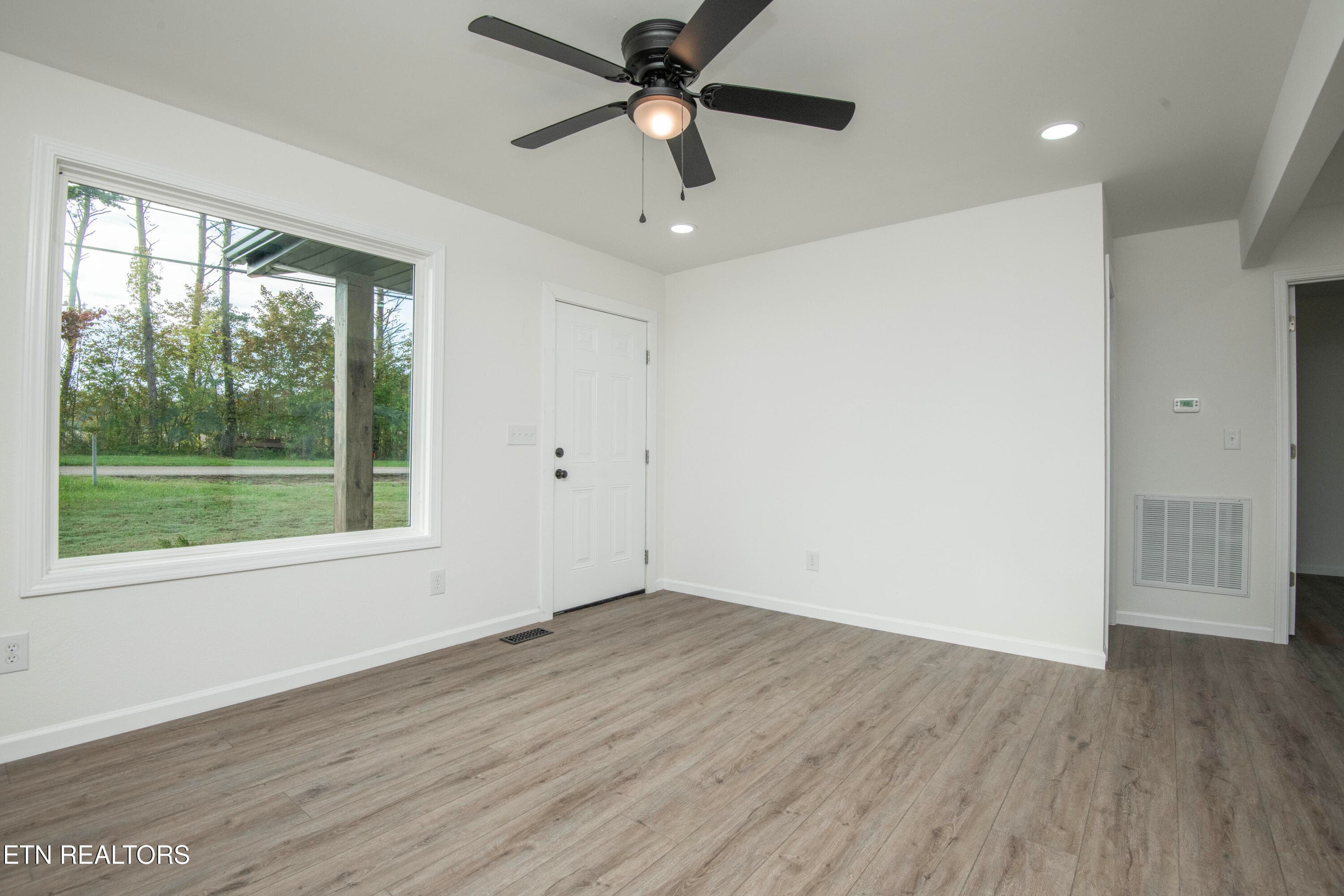 living 5 - 7309 Hammer Rd, Knoxville, TN 37924, Knoxville