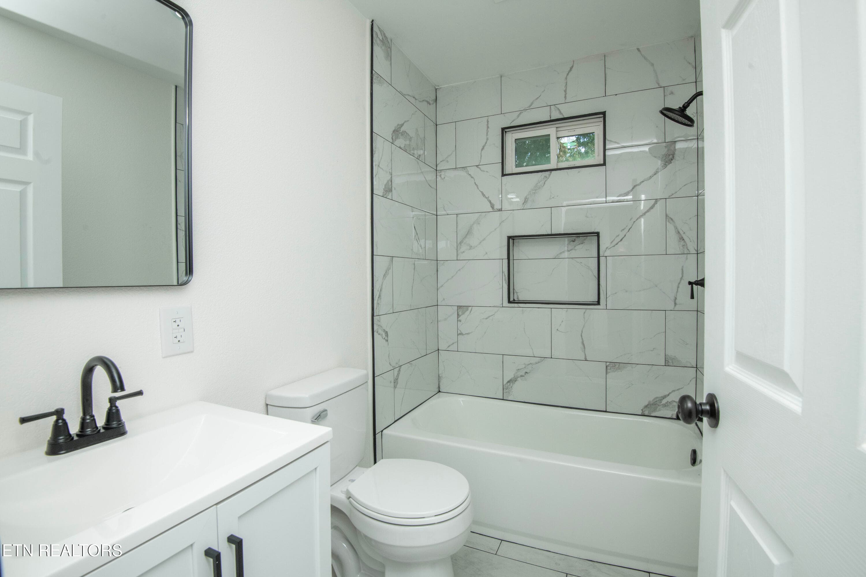 second bath 1 - 7309 Hammer Rd, Knoxville, TN 37924, Knoxville