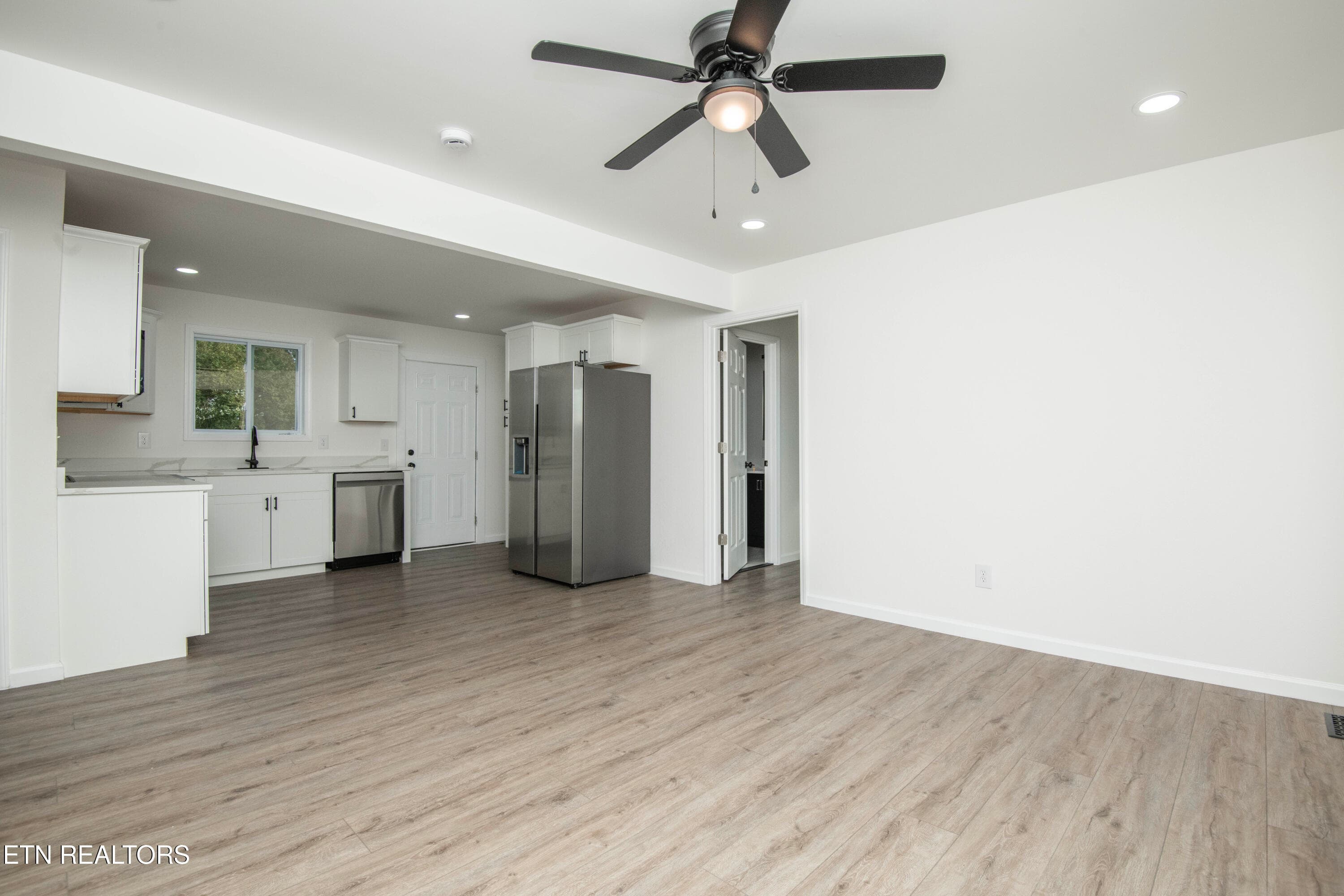 living 4 - 7309 Hammer Rd, Knoxville, TN 37924, Knoxville