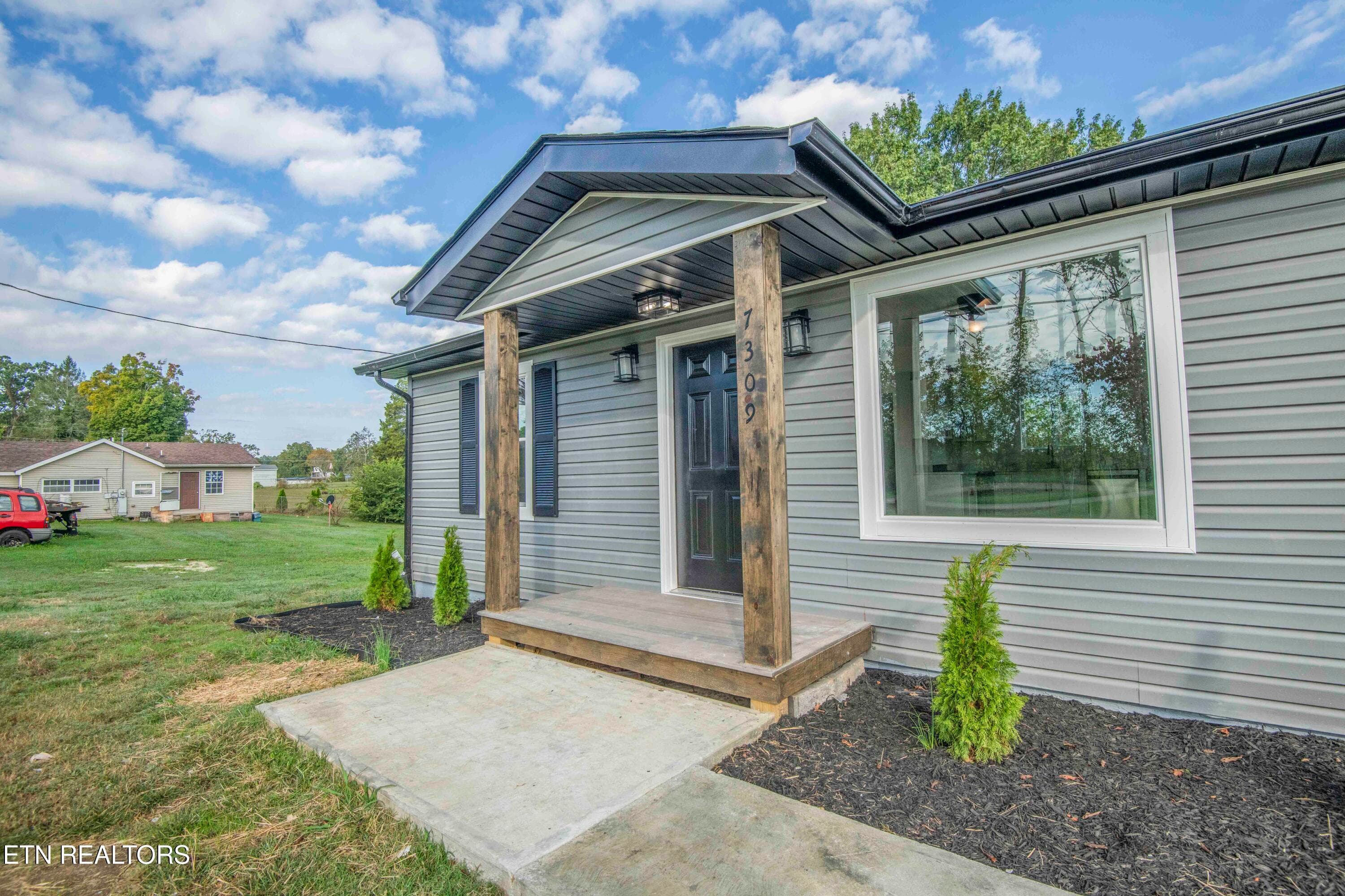 exterior 2_1 - 7309 Hammer Rd, Knoxville, TN 37924, Knoxville