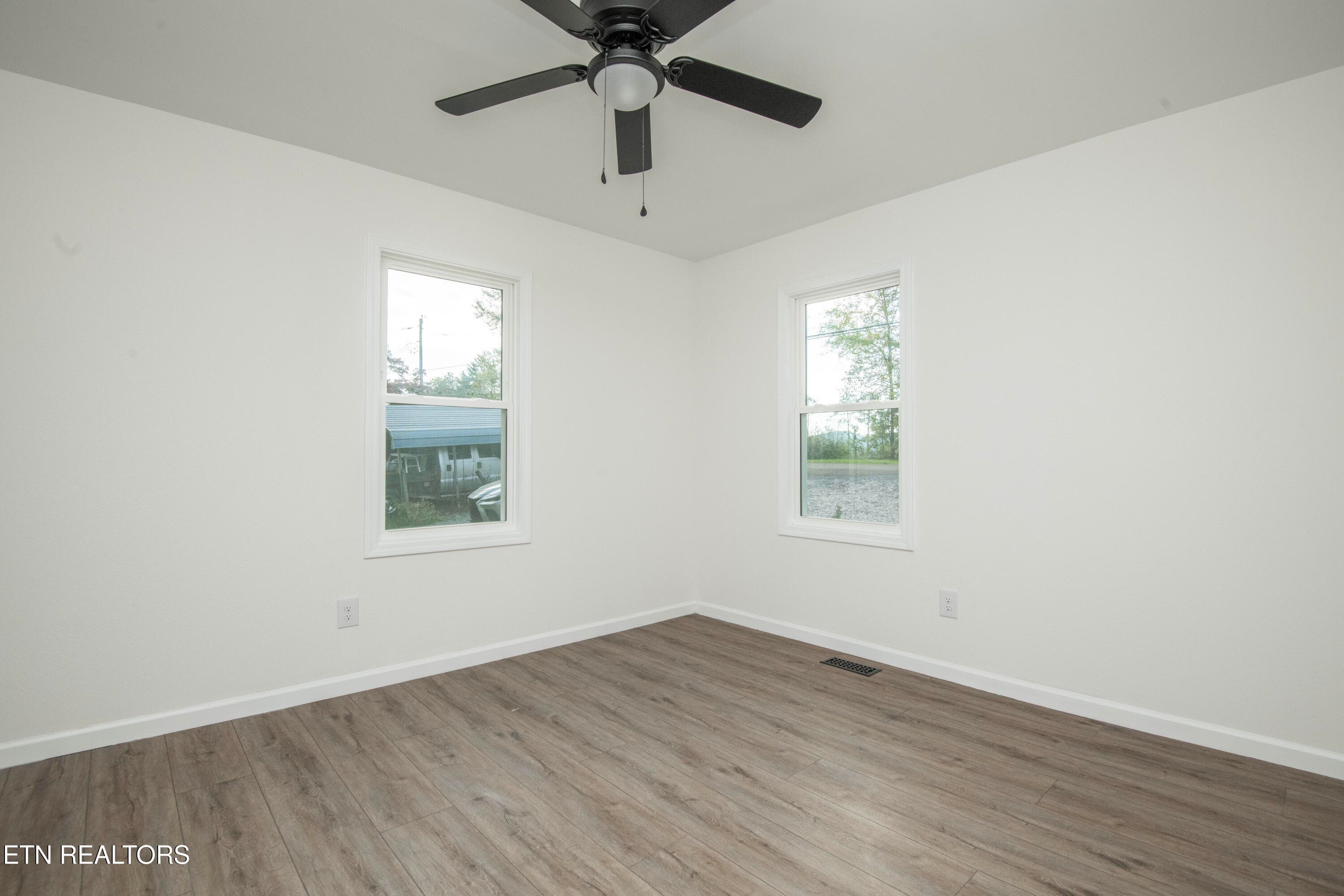 bed 2 - 7309 Hammer Rd, Knoxville, TN 37924, Knoxville