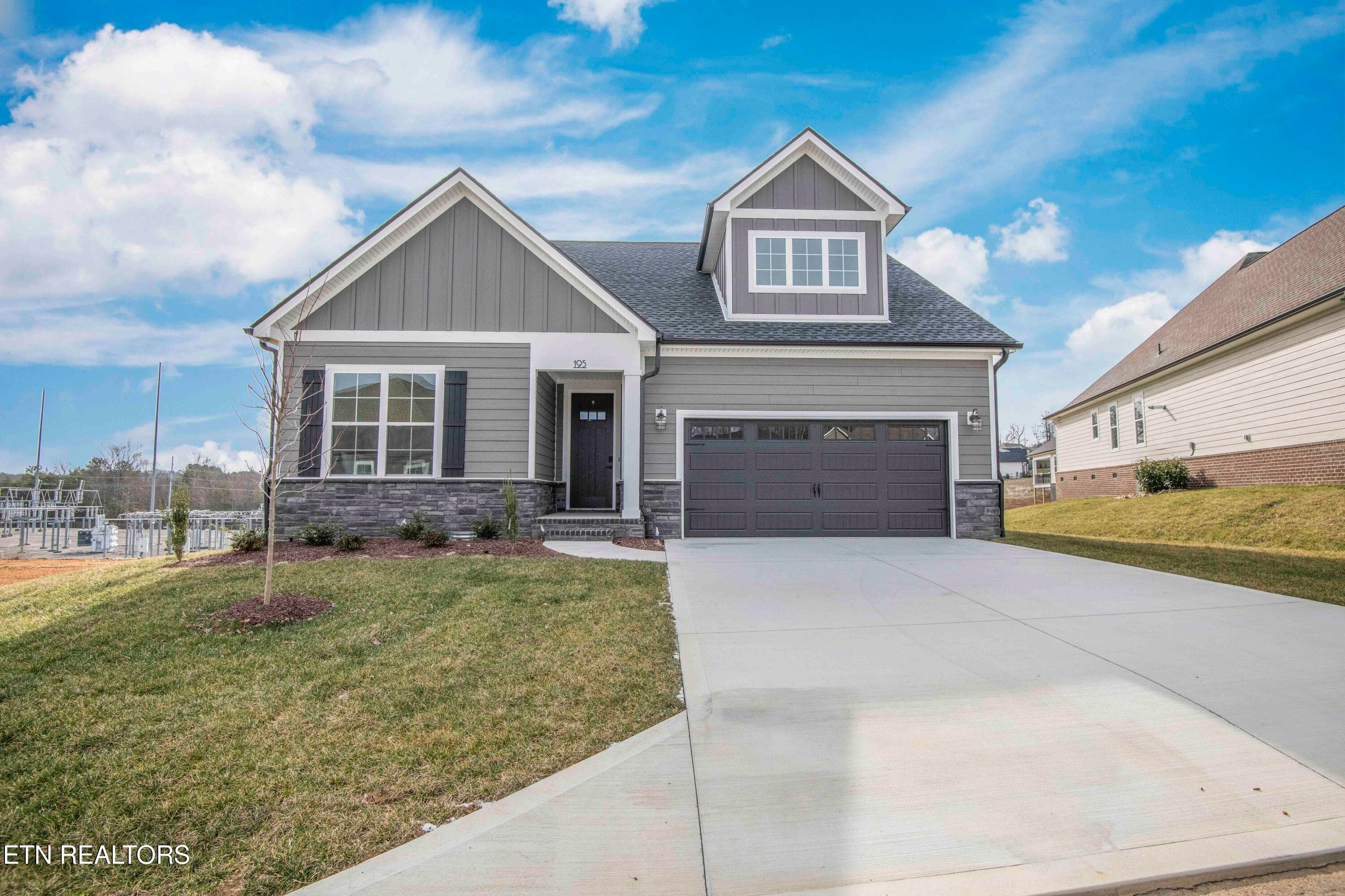 195 Trillium Tr, Lenoir City, TN 37771