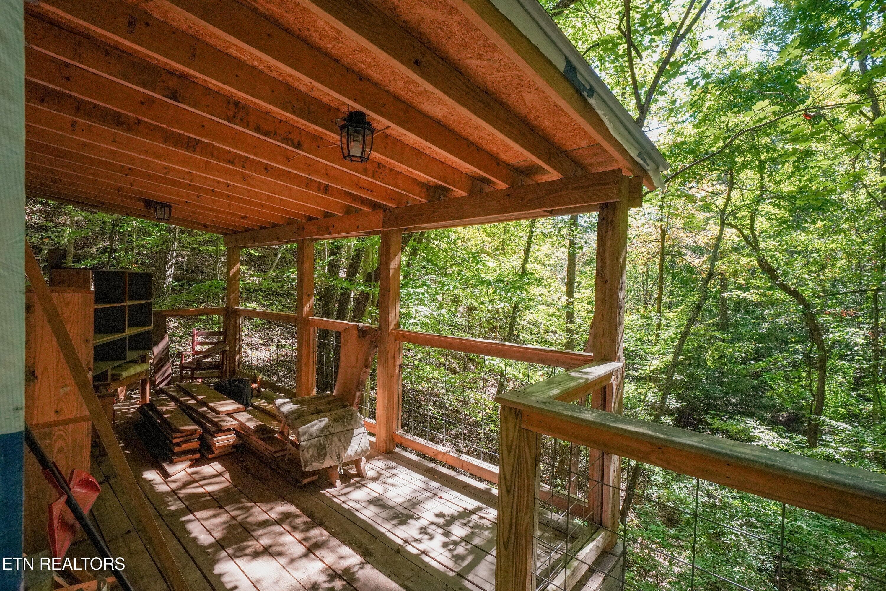 Cabin - Decatur Hwy, Kingston, TN 37763