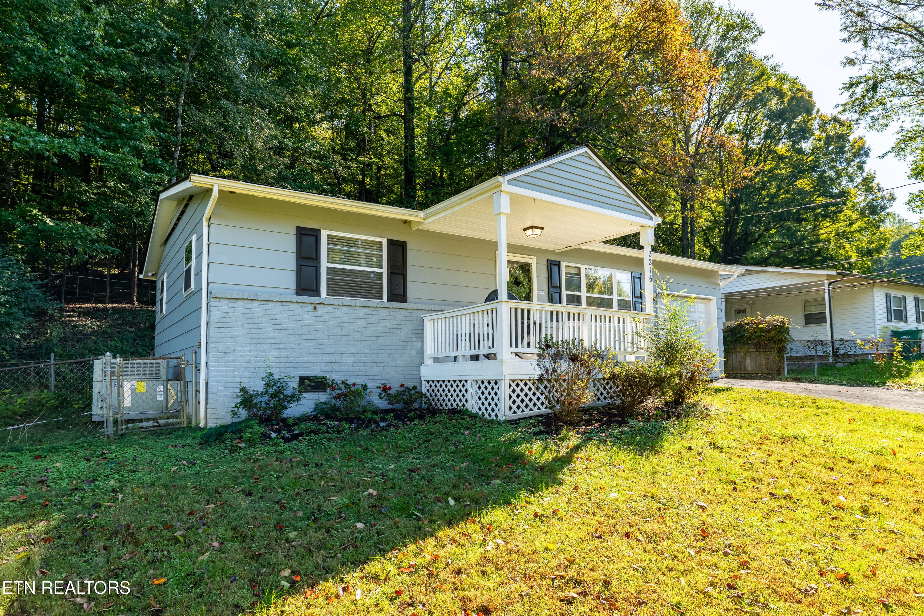 2216RifleRangeRd-33 - 2216 Rifle Range Drive, Knoxville, TN 37918, Knoxville