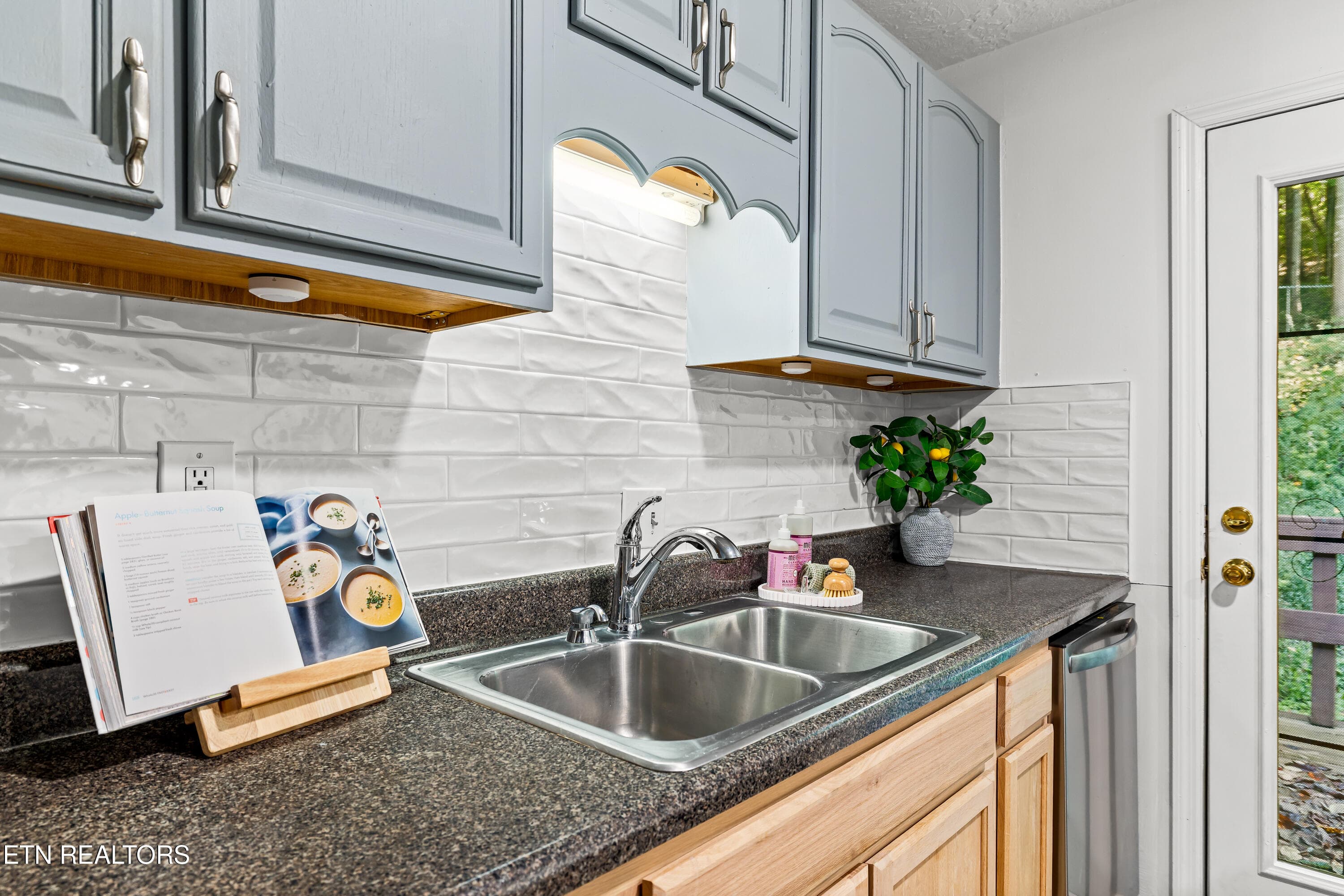 2216RifleRangeRd-13 - 2216 Rifle Range Drive, Knoxville, TN 37918, Knoxville