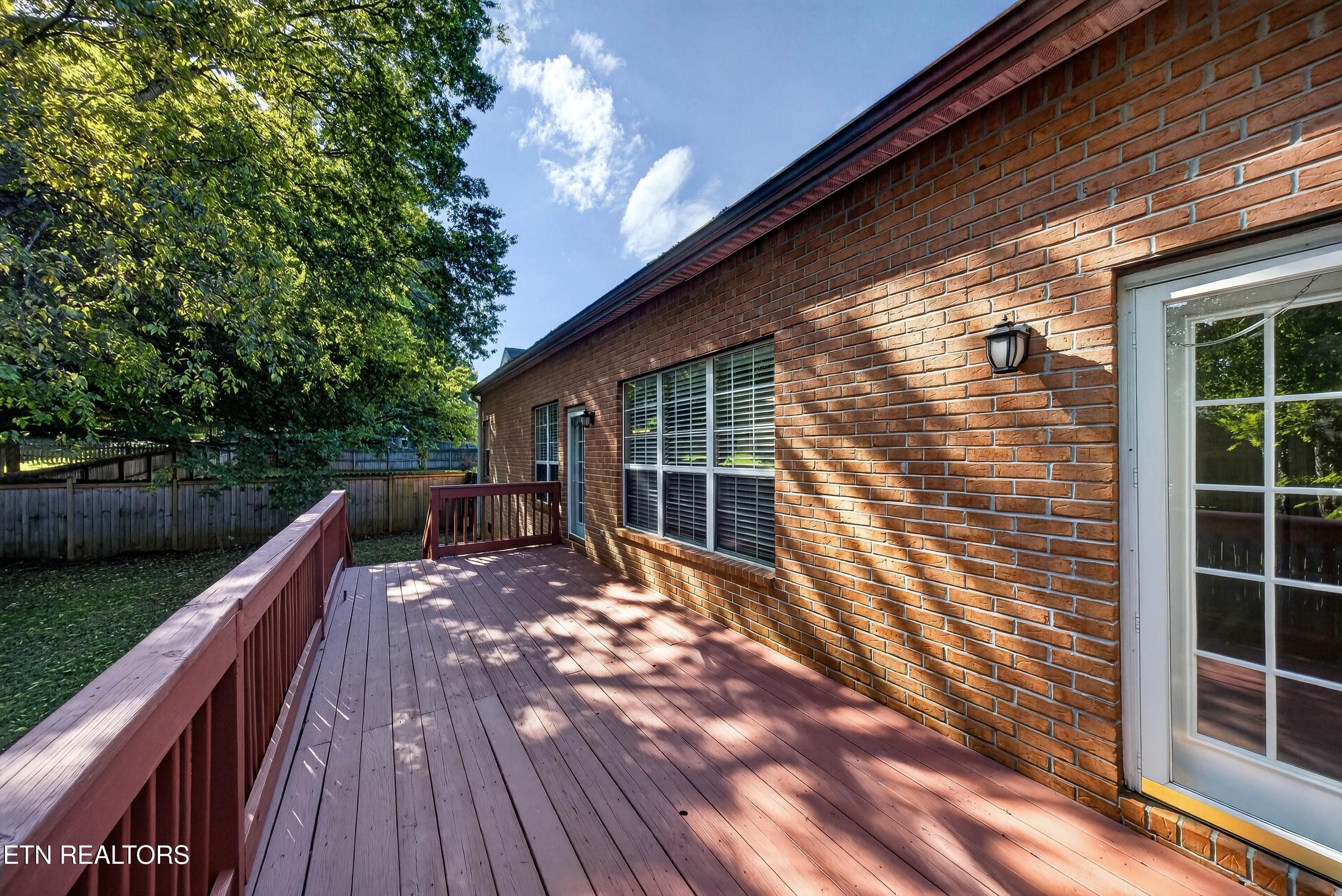 deck area - 1238 Vale View Rd, Knoxville, TN 37922, Knoxville
