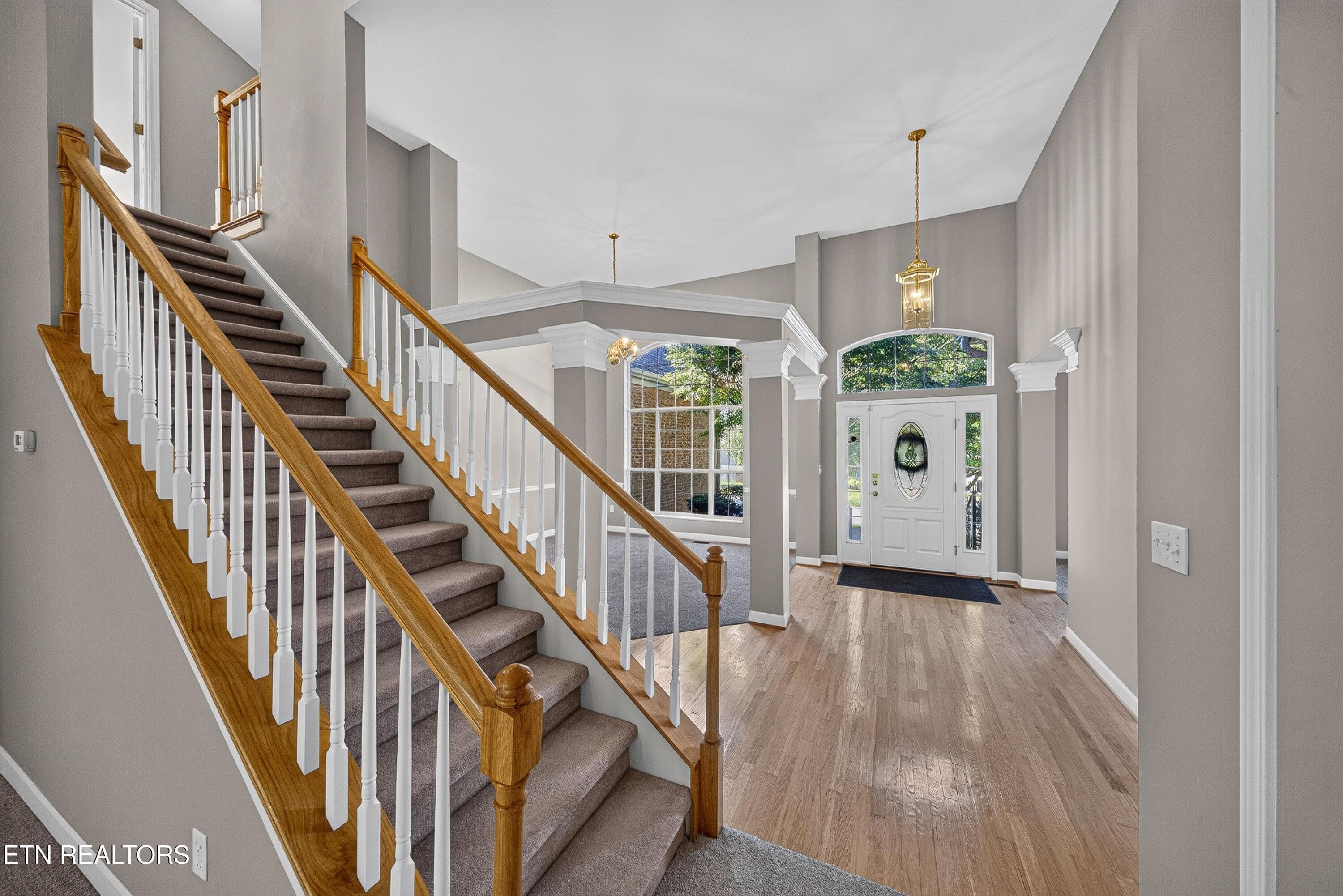 staircase - 1238 Vale View Rd, Knoxville, TN 37922, Knoxville