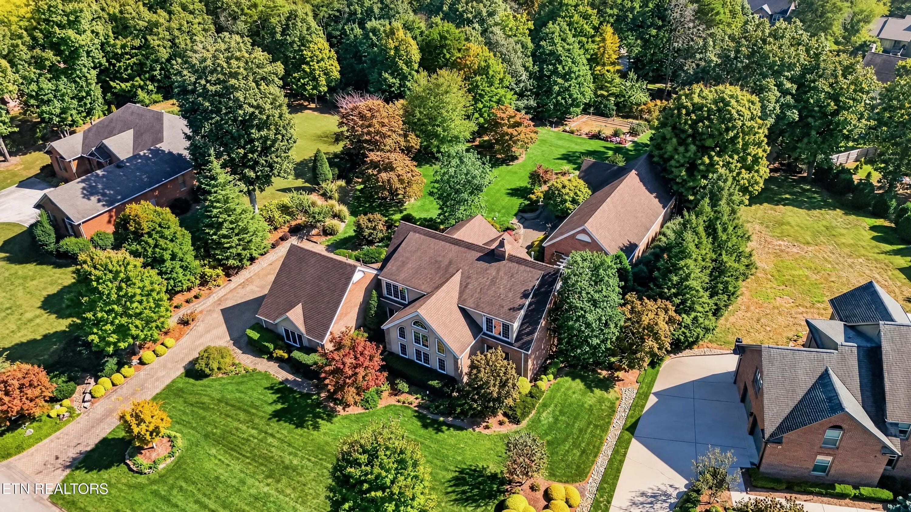 Established Neighborhood - 10110 Loma Drive, Knoxville, TN 37922, Knoxville