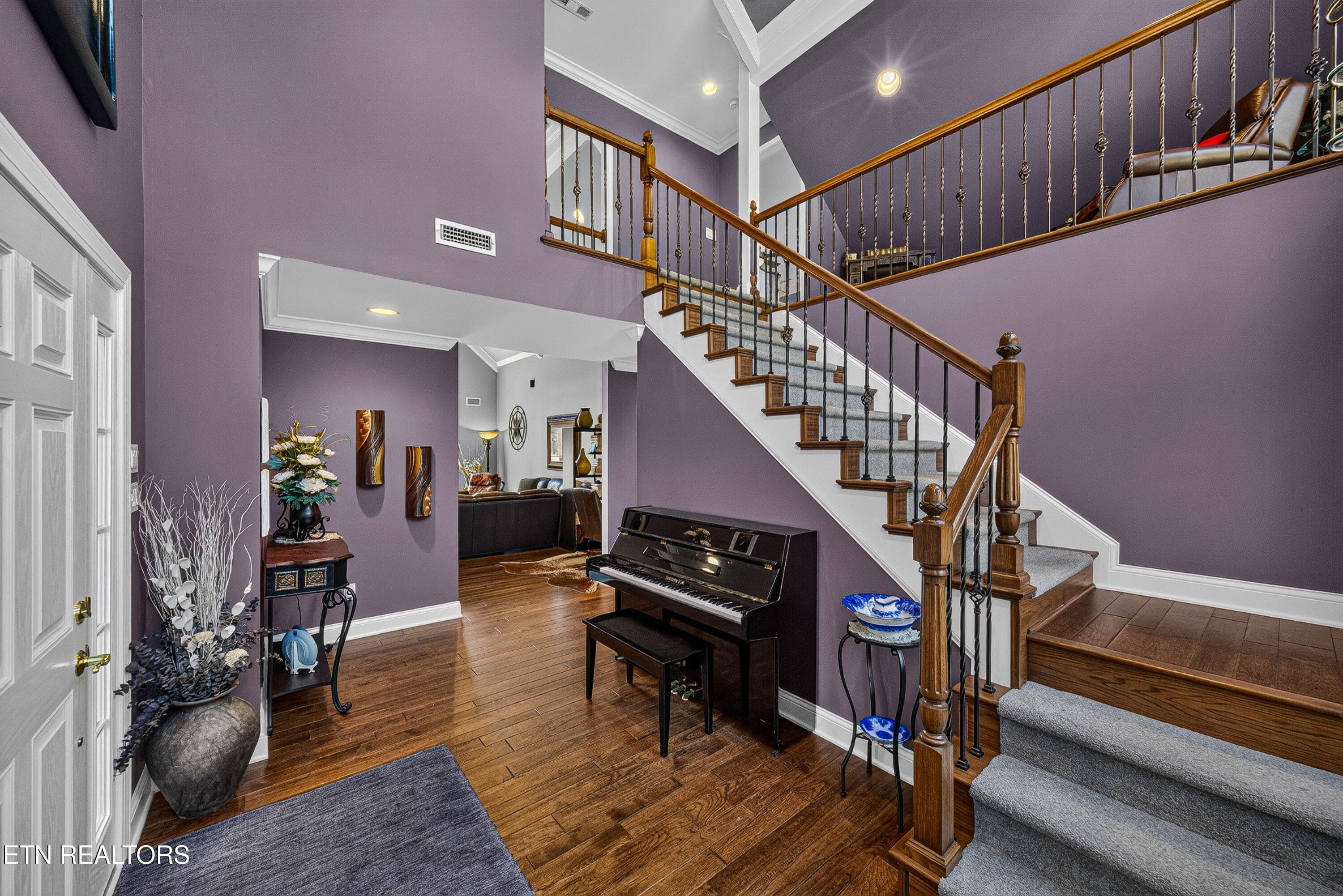 Dramatic Foyer - 10110 Loma Drive, Knoxville, TN 37922, Knoxville