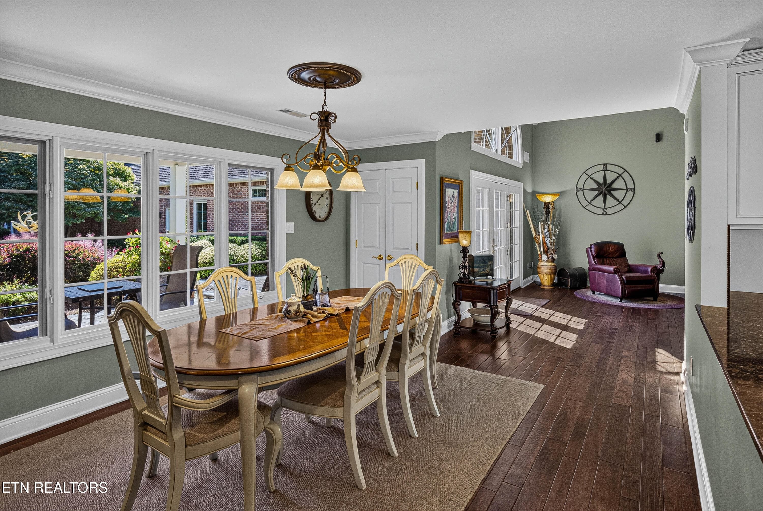 Wall of Windows in Eat-In Kitchen - 10110 Loma Drive, Knoxville, TN 37922, Knoxville