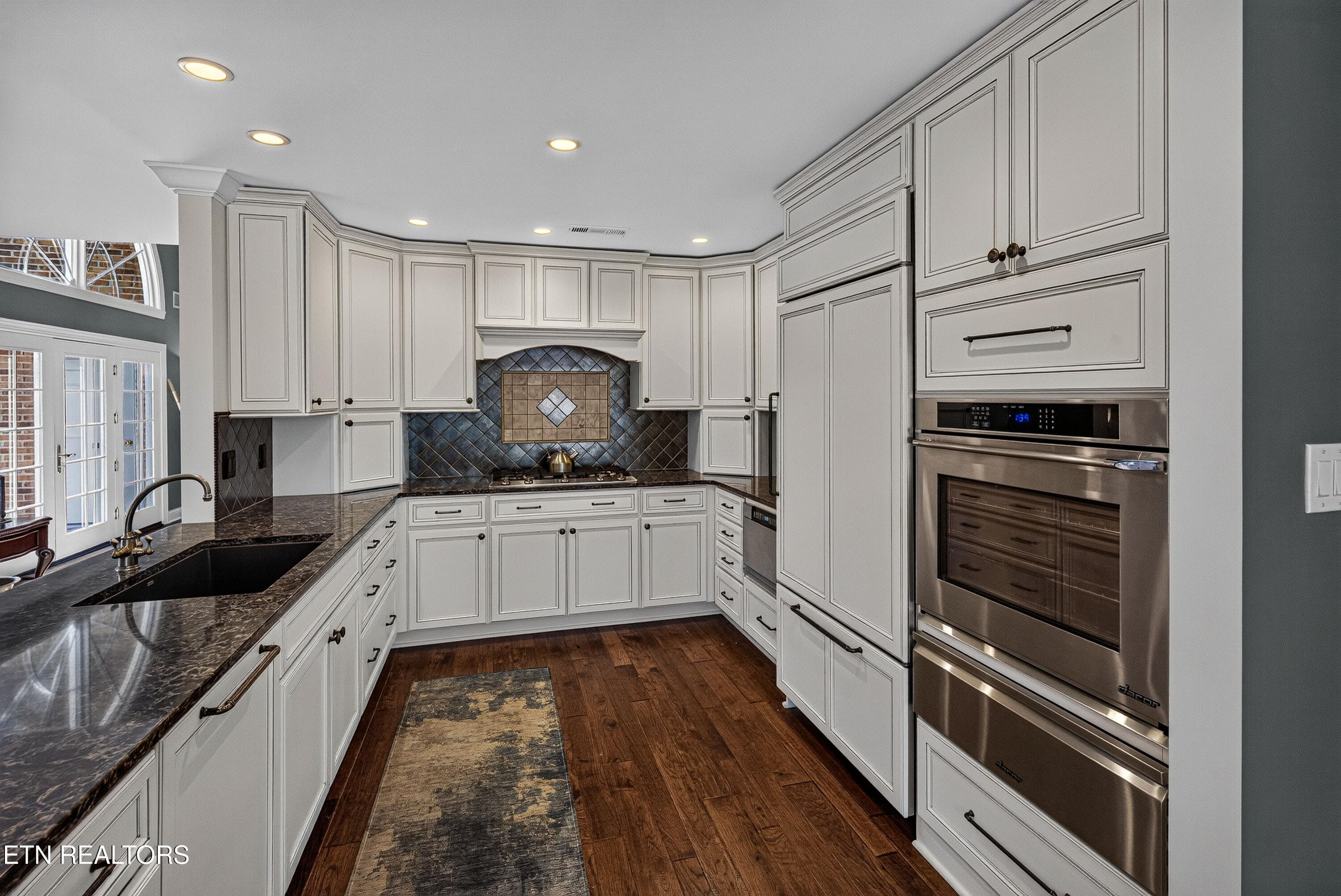 Quartz Counters, Dacor Appliances - 10110 Loma Drive, Knoxville, TN 37922, Knoxville