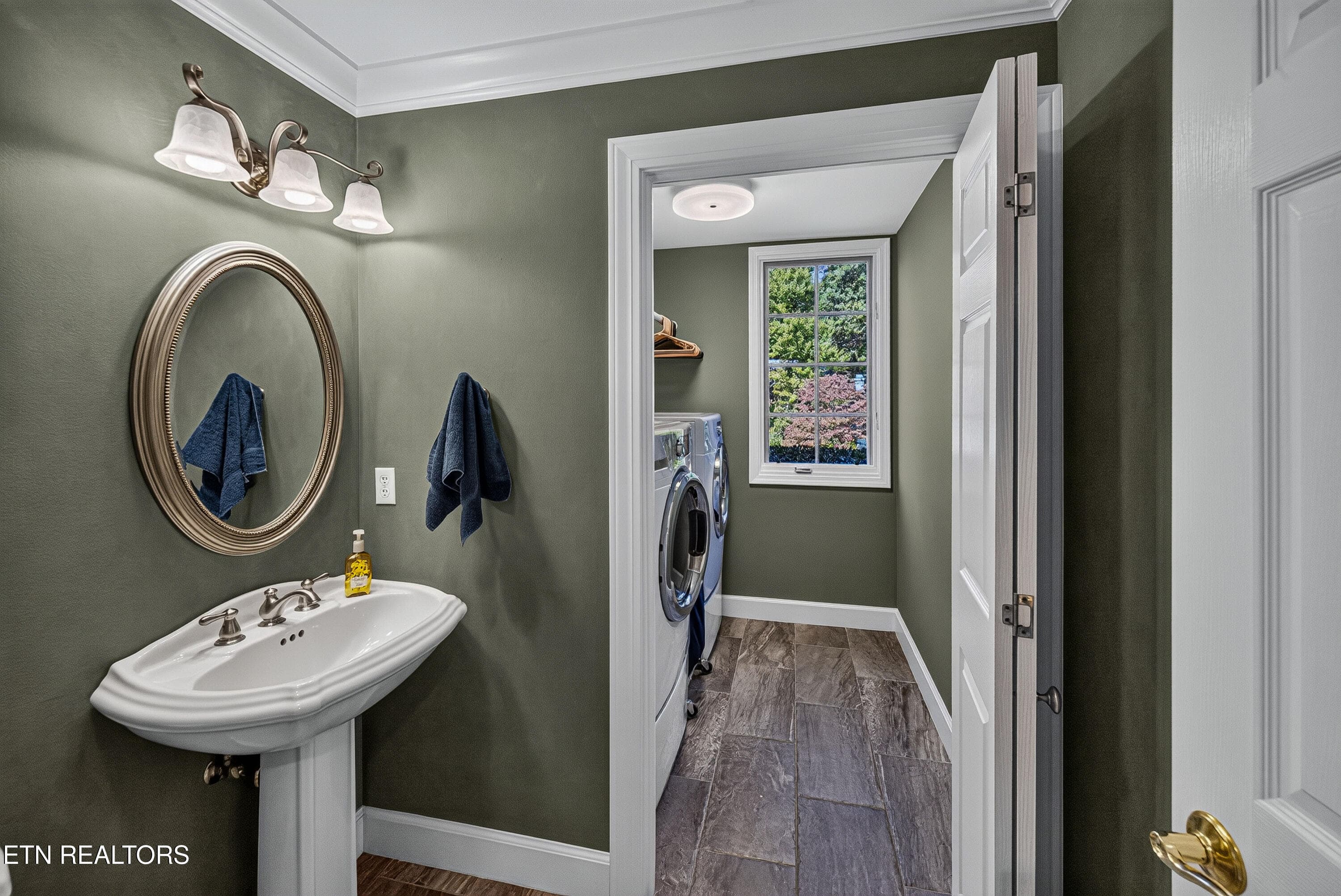 Half Bath - 10110 Loma Drive, Knoxville, TN 37922, Knoxville