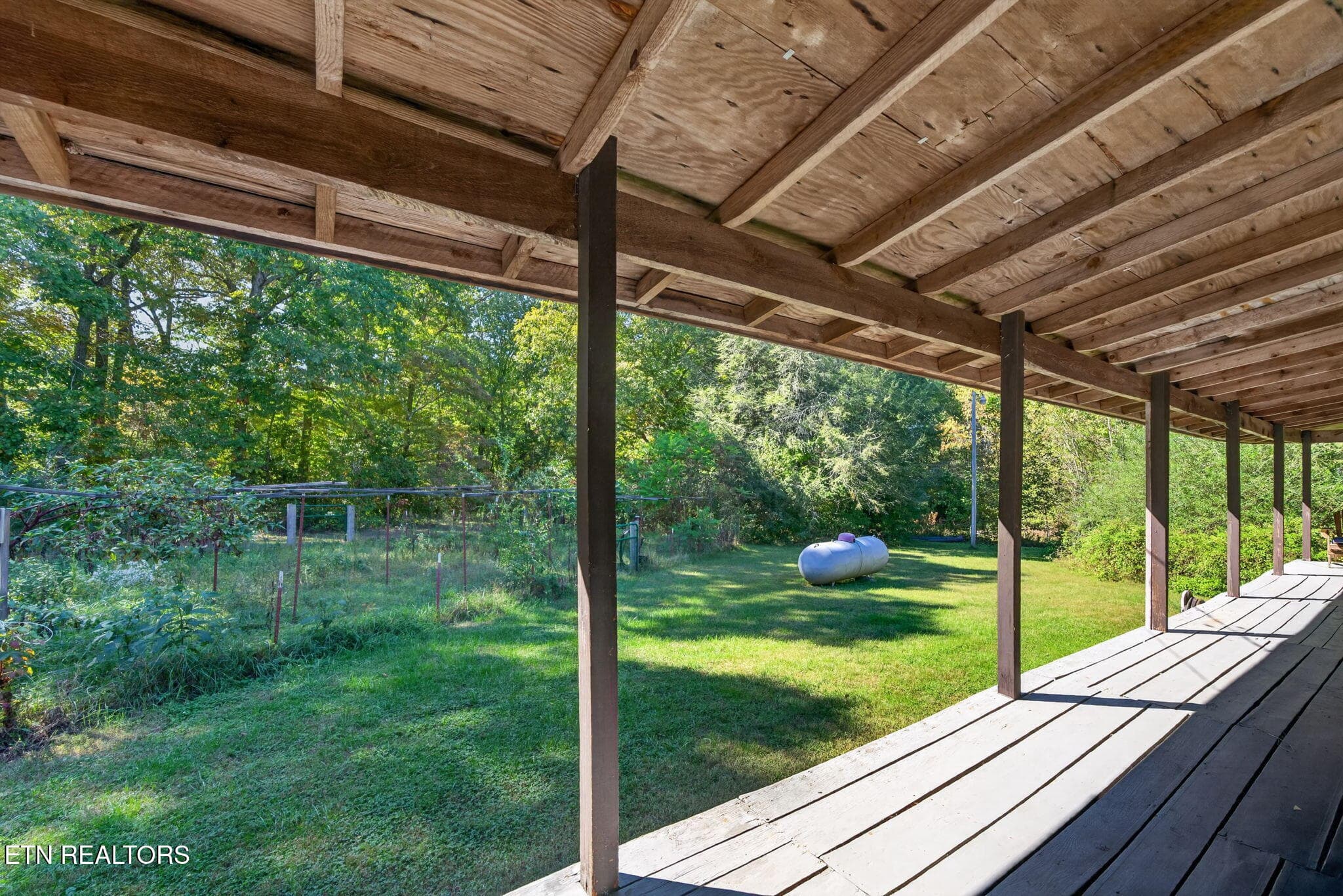 Covered Porch - 154 Old Kentucky Stock Rd, Crossville, TN 38571, Crossville