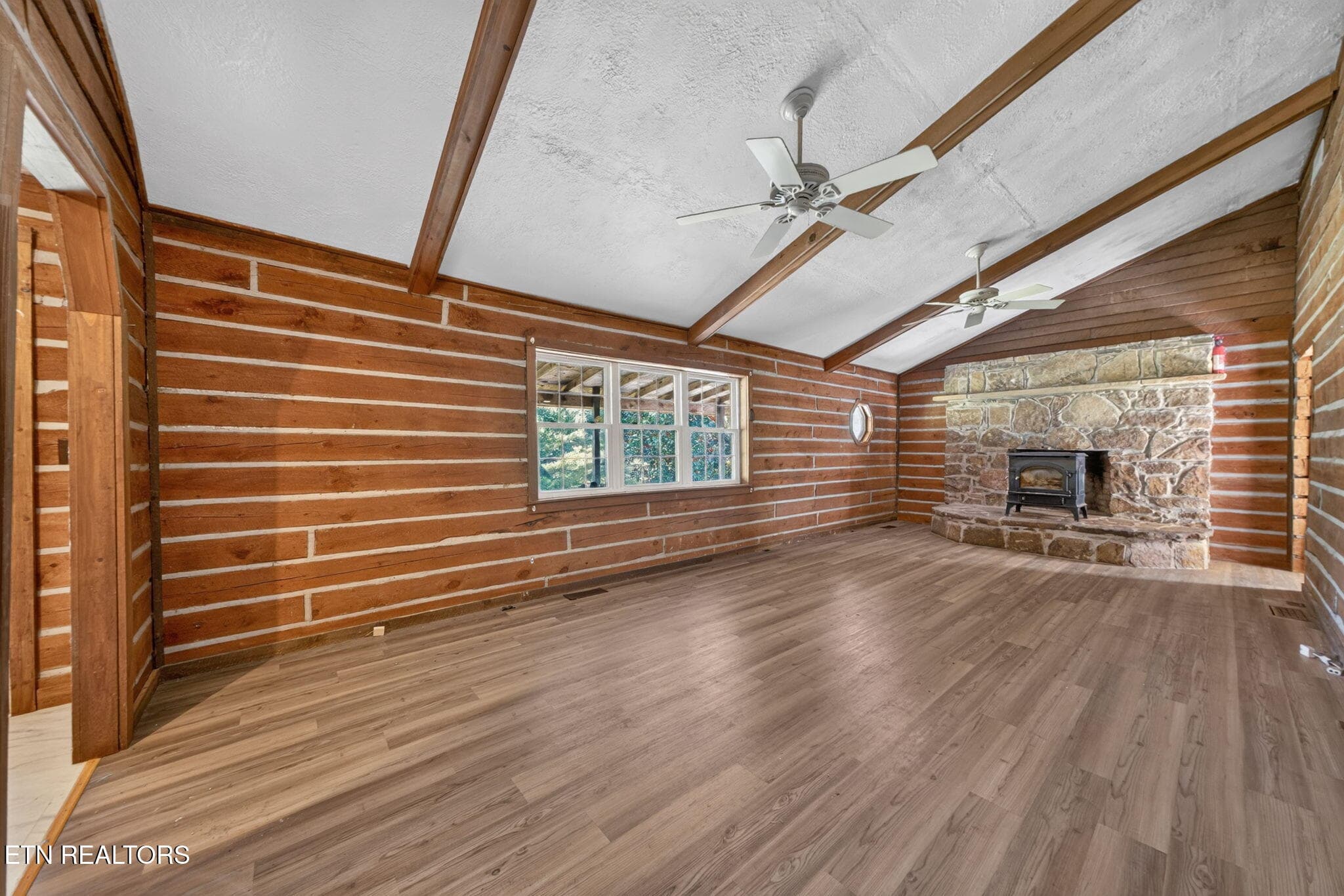 Living Room - 154 Old Kentucky Stock Rd, Crossville, TN 38571, Crossville