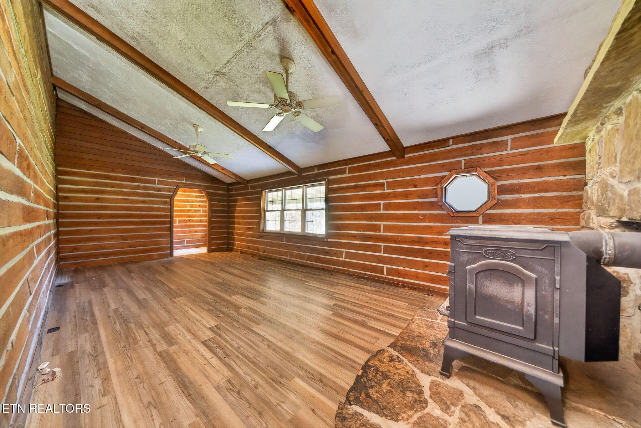 Living Room - 154 Old Kentucky Stock Rd, Crossville, TN 38571, Crossville