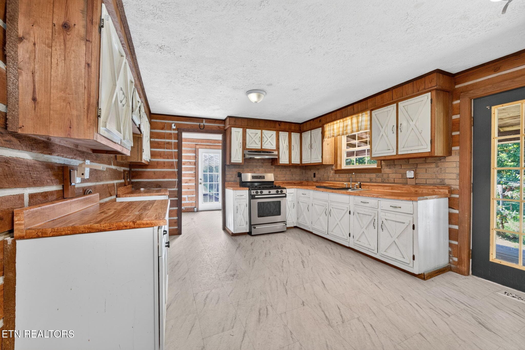 Kitchen - 154 Old Kentucky Stock Rd, Crossville, TN 38571, Crossville