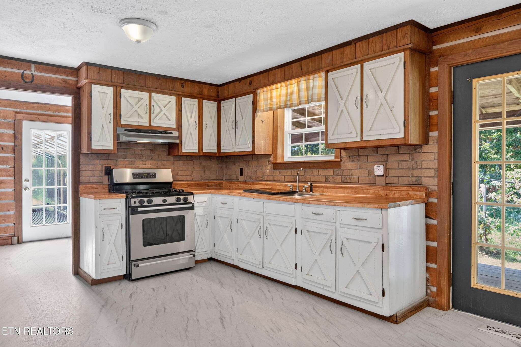 Kitchen - 154 Old Kentucky Stock Rd, Crossville, TN 38571, Crossville