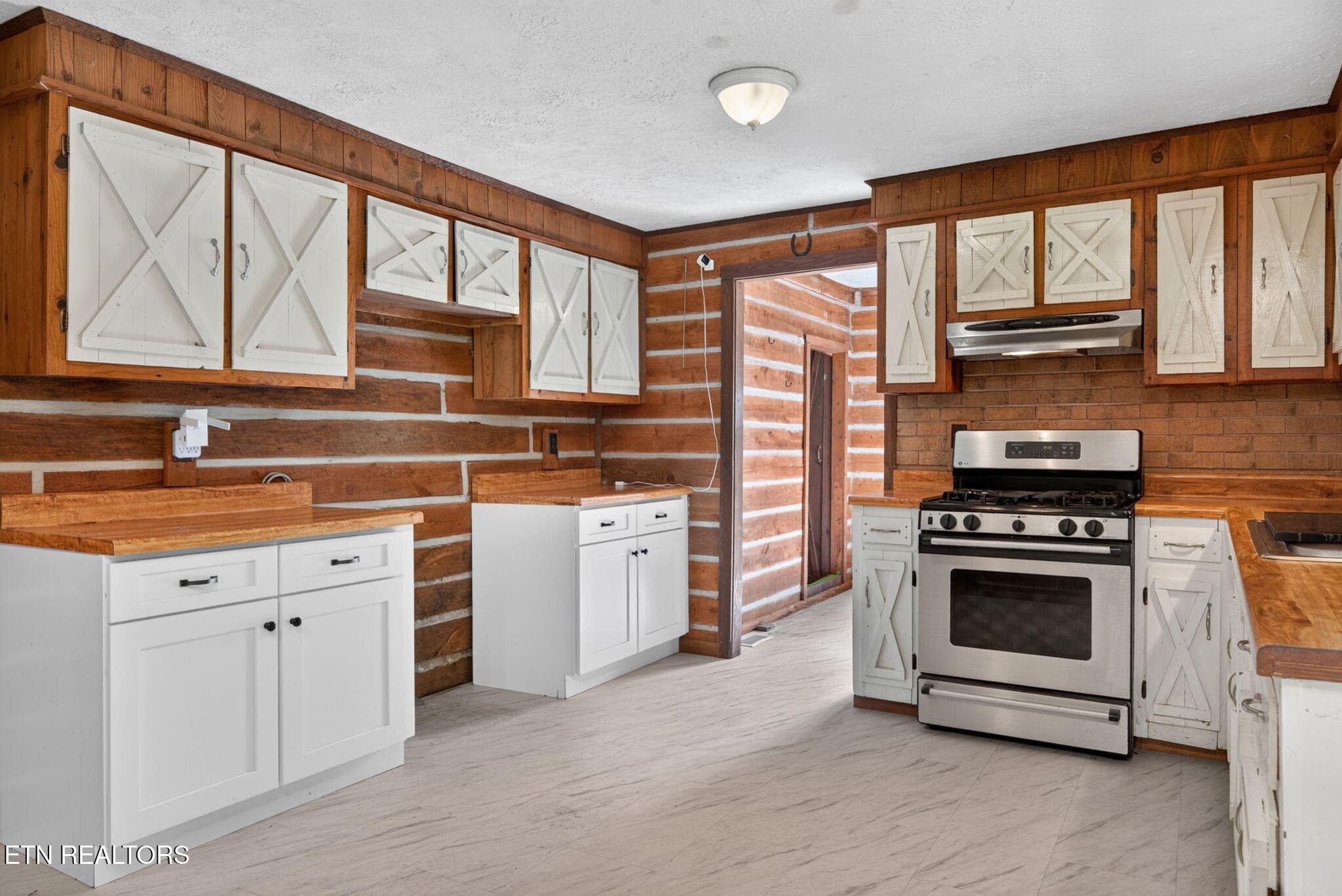 Kitchen - 154 Old Kentucky Stock Rd, Crossville, TN 38571, Crossville