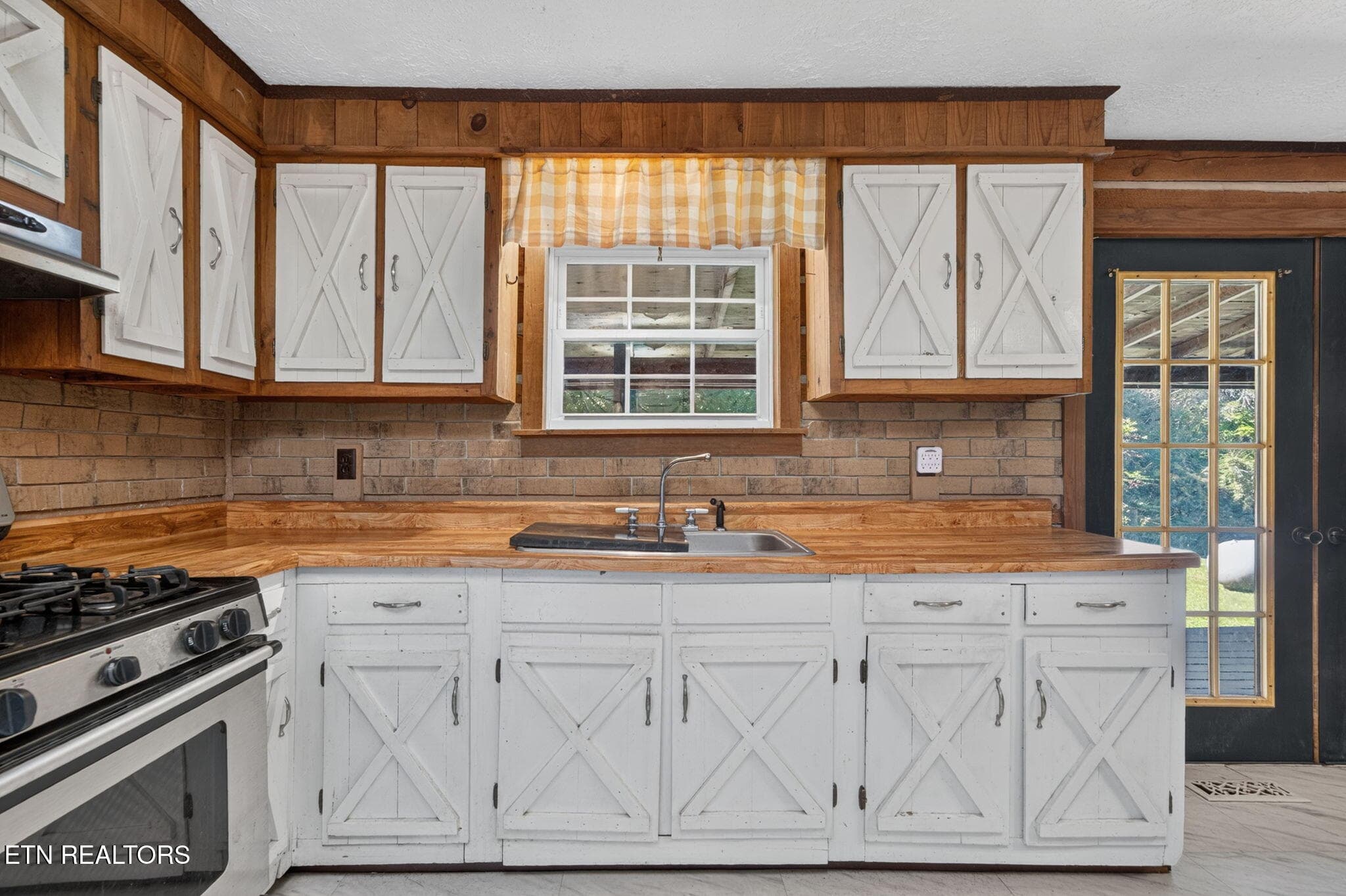 Kitchen - 154 Old Kentucky Stock Rd, Crossville, TN 38571, Crossville