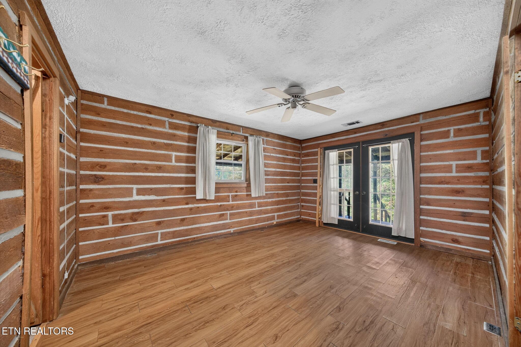 Master Bedroom - 154 Old Kentucky Stock Rd, Crossville, TN 38571, Crossville
