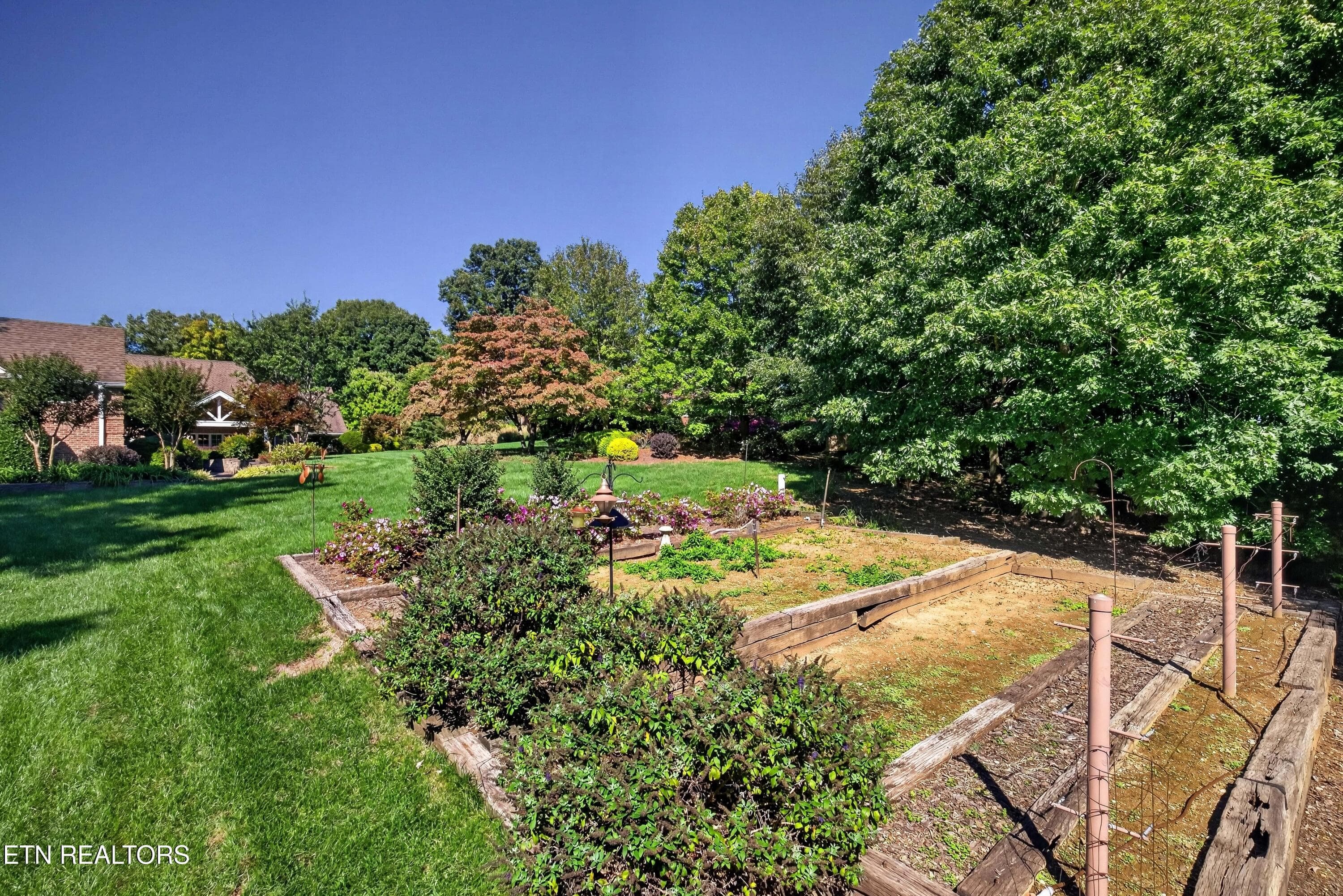 Garden at the Back of the Property - 10110 Loma Drive, Knoxville, TN 37922, Knoxville