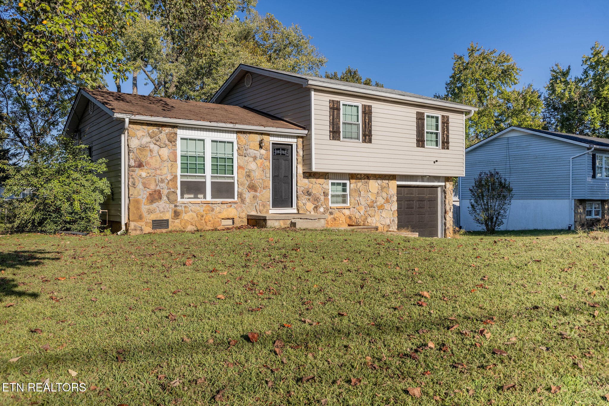 5720 Montina Rd, Knoxville, TN 37912