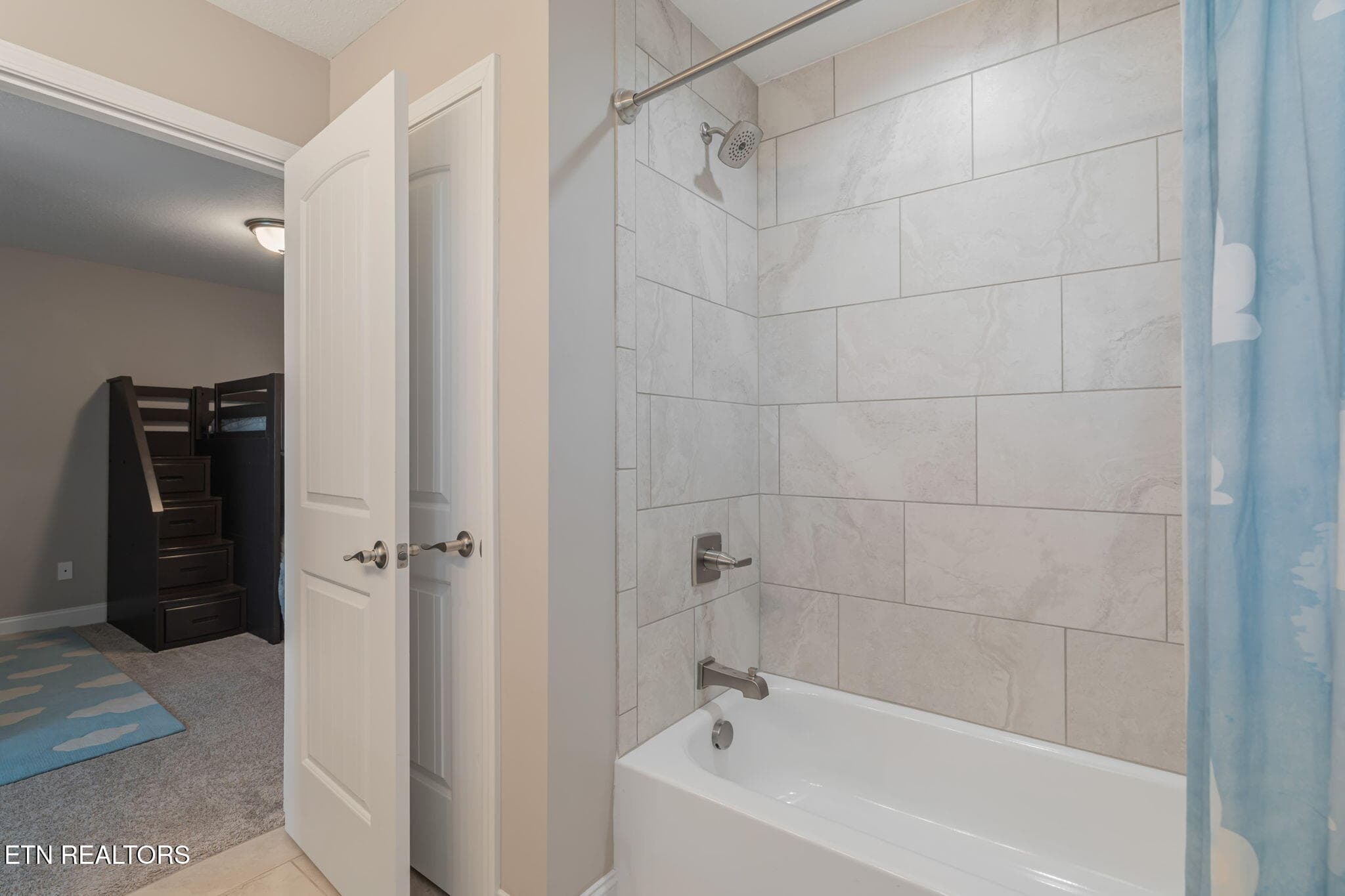 Full Bath 3 - 102 Bunchberry Rd, Oak Ridge, TN 37830, Oak Ridge