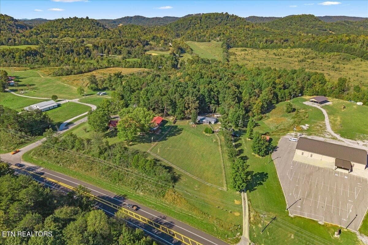 01-8559 New Highway 68-31 - 8559 New Highway 68, Tellico Plains, TN 37385, Tellico Plains