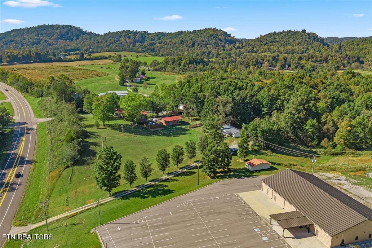29-8559 New Highway 68-25 - 8559 New Highway 68, Tellico Plains, TN 37385, Tellico Plains