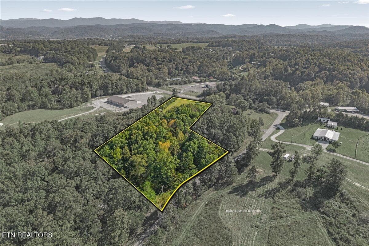 30-8559 New Highway 68-26 - 8559 New Highway 68, Tellico Plains, TN 37385, Tellico Plains