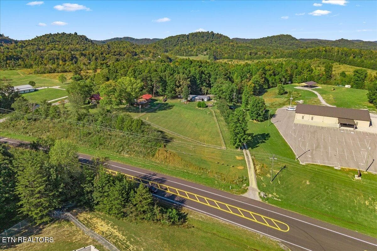 34-8559 New Highway 68-30 - 8559 New Highway 68, Tellico Plains, TN 37385, Tellico Plains