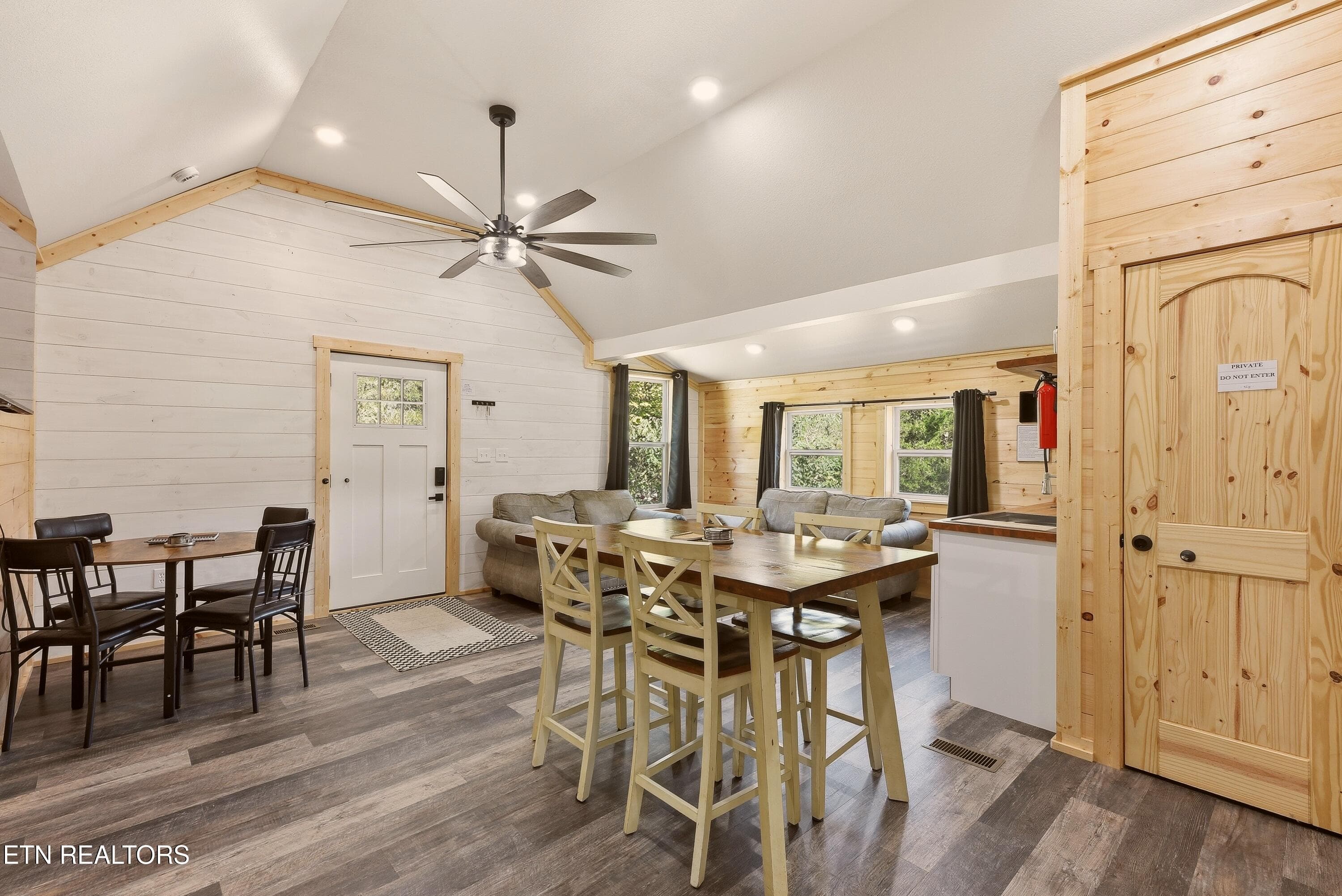 1000020921 - 215 Longfield Rd, Rocky Top, TN 37769