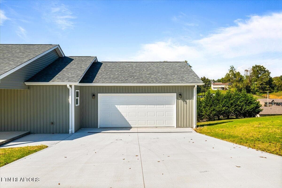 06-Storm Ln - 172 Storm Lane, Jacksboro, TN 37757