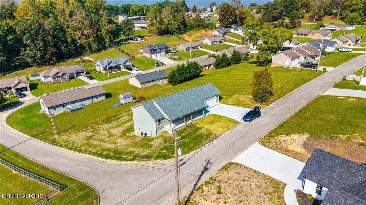 10-Storm Ln - 172 Storm Lane, Jacksboro, TN 37757