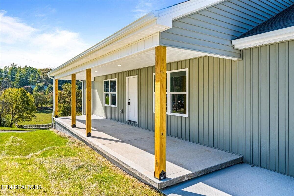 13-Storm Ln - 172 Storm Lane, Jacksboro, TN 37757